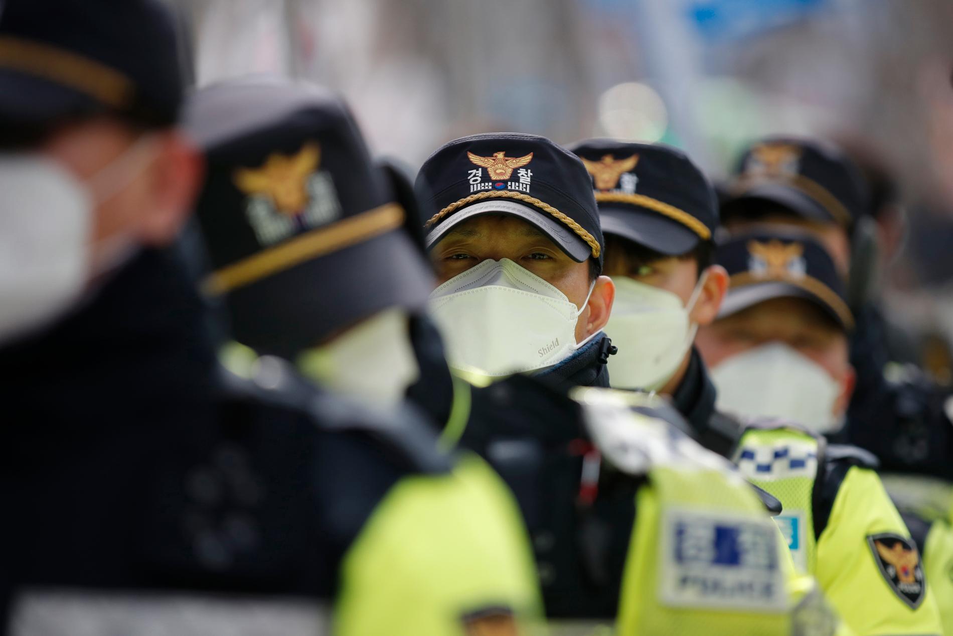 Sydkoreanska poliser i Seoul.