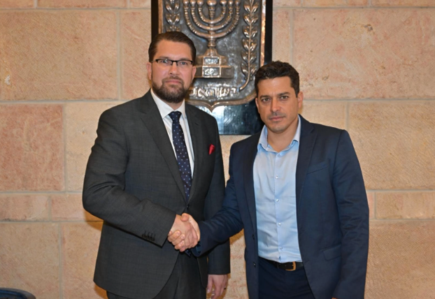 Jimmie Åkesson tillsammans med israeliska ministern Amichai Chikli i Israel. 
