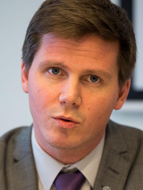 Erik Ullenhag, (FP).