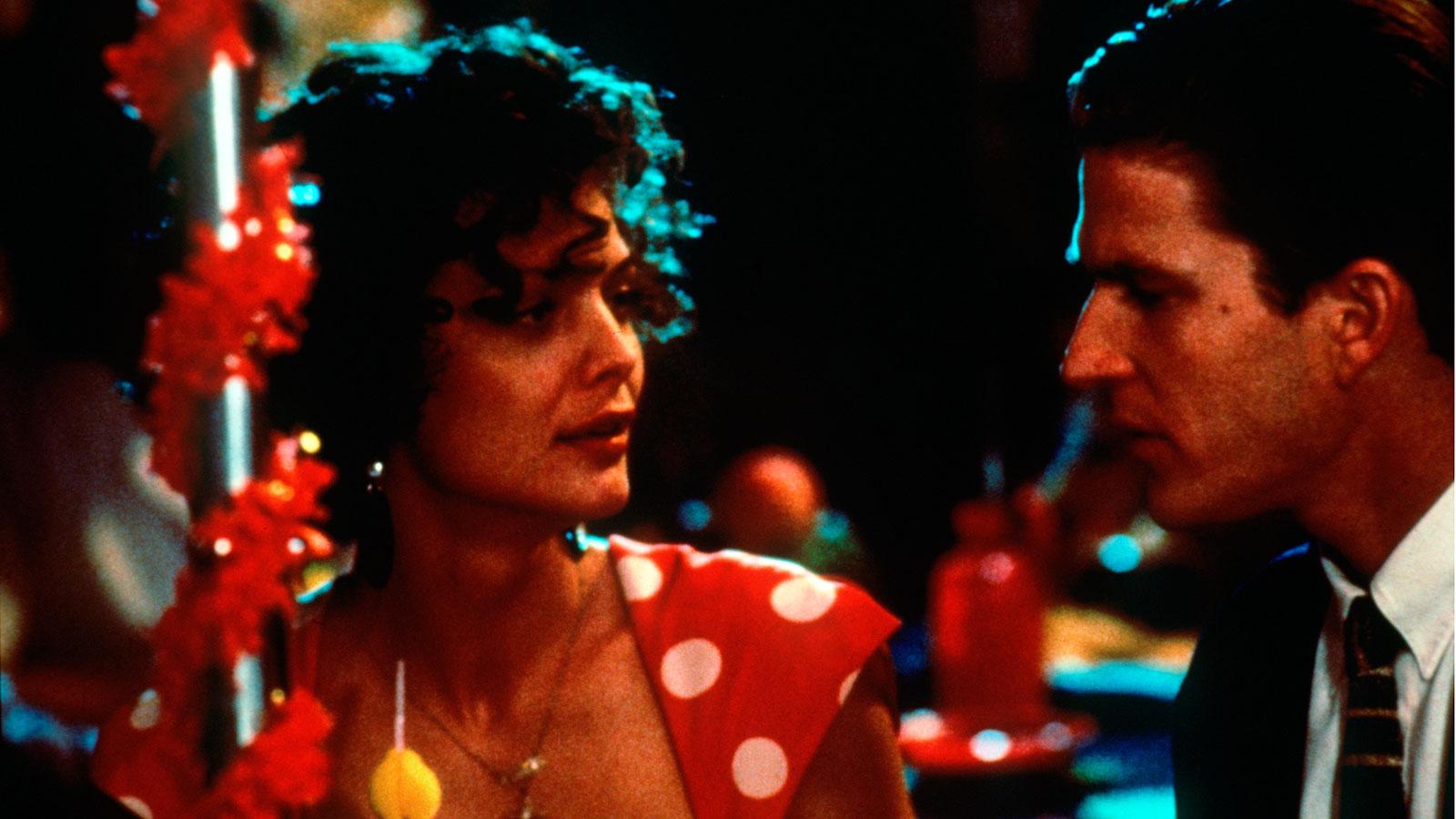 Michelle Pfeiffer och Matthew Modine i ”Gift med maffian”.