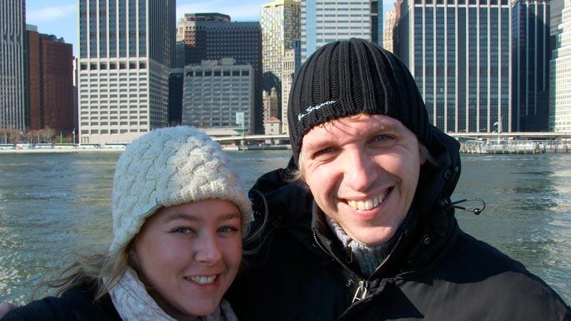 Vänner och bekanta trodde Lisa och Daniel åkte på semester när de stack till New York – för att gifta sig.