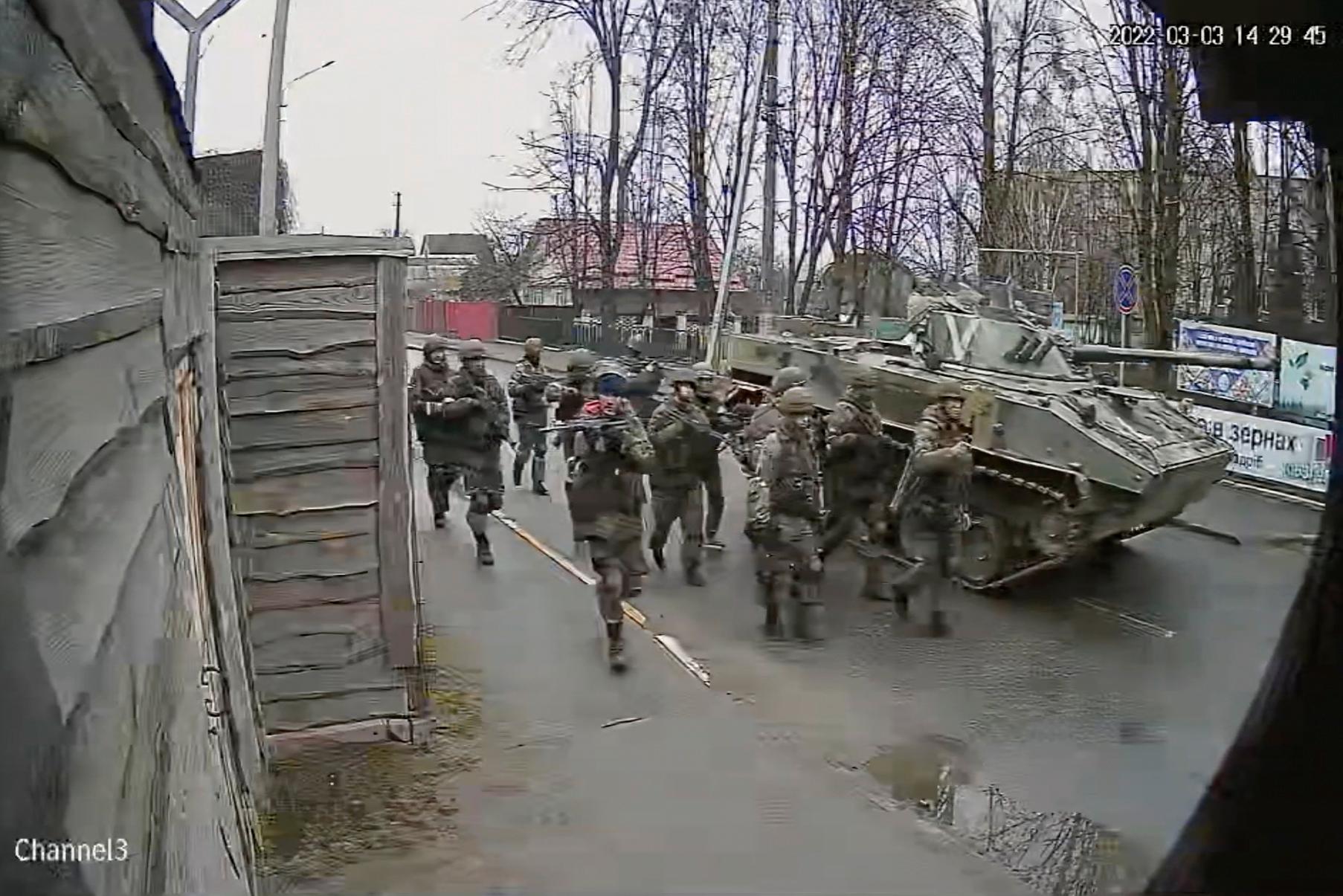 Ryska styrkor i Ukraina förra året. 