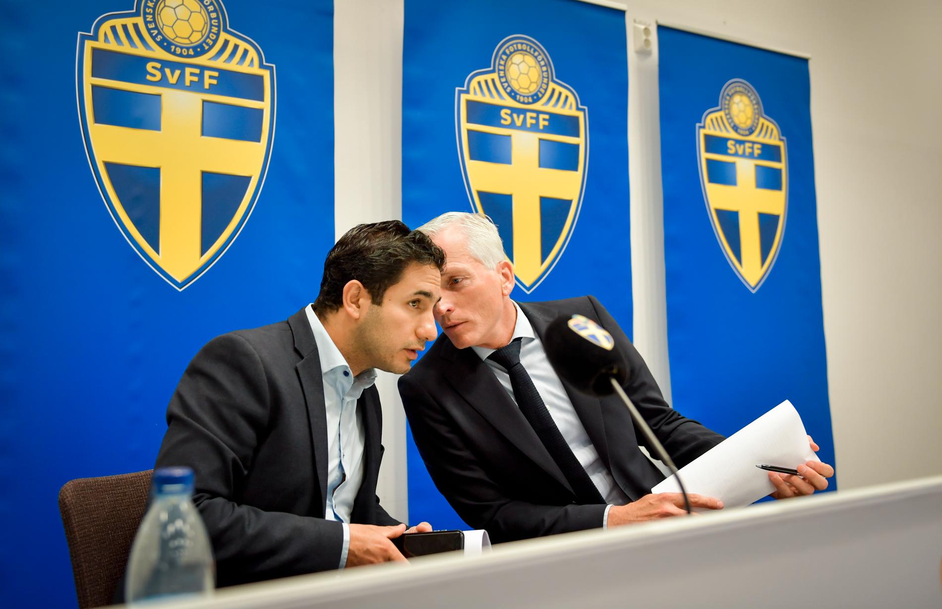 Socialförsäkringsminister Ardalan Shekarabi och Svenska Fotbollförbundets generalsekreterare Håkan Sjöstrand.