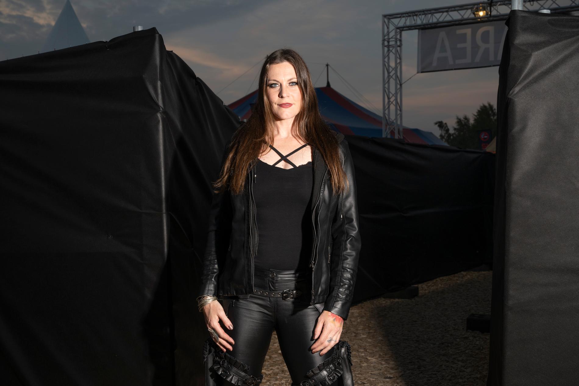 Floor Jansen, sångerska i Nightwish, är peppad på den nya turnén efter den långa pandemin: "Man kommer verkligen in i sina rutiner snabbt igen. Plötsligt känns det svårt att fatta hur långt två år är på riktigt".