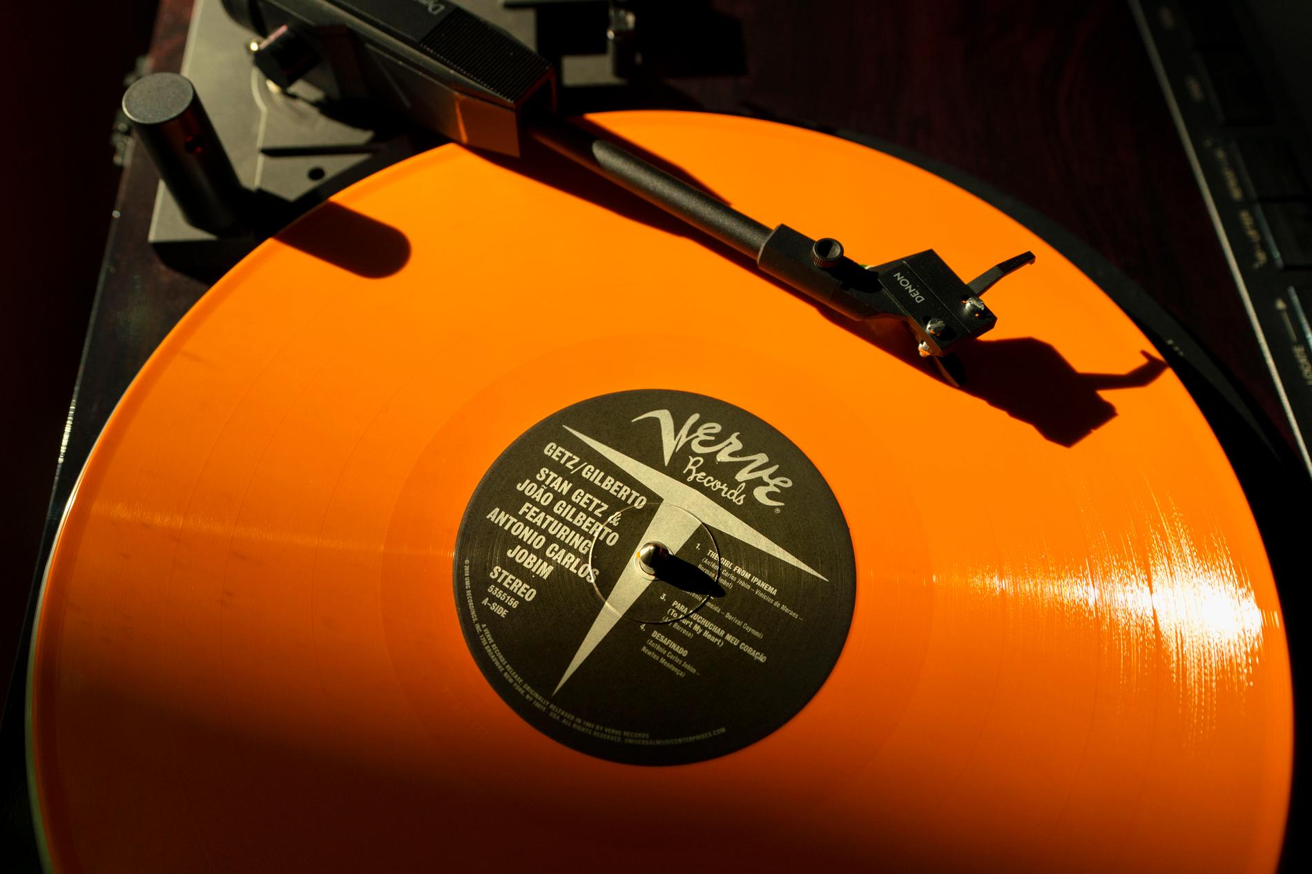 Vinylskivan är populär igen – men svår att få tag på för brittiska skivköpare. Arkivbild.