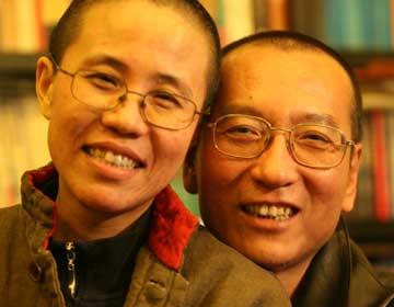 Fredspristagaren Liu Xiaobo tillsammans med sin hustru, Liu Xia.