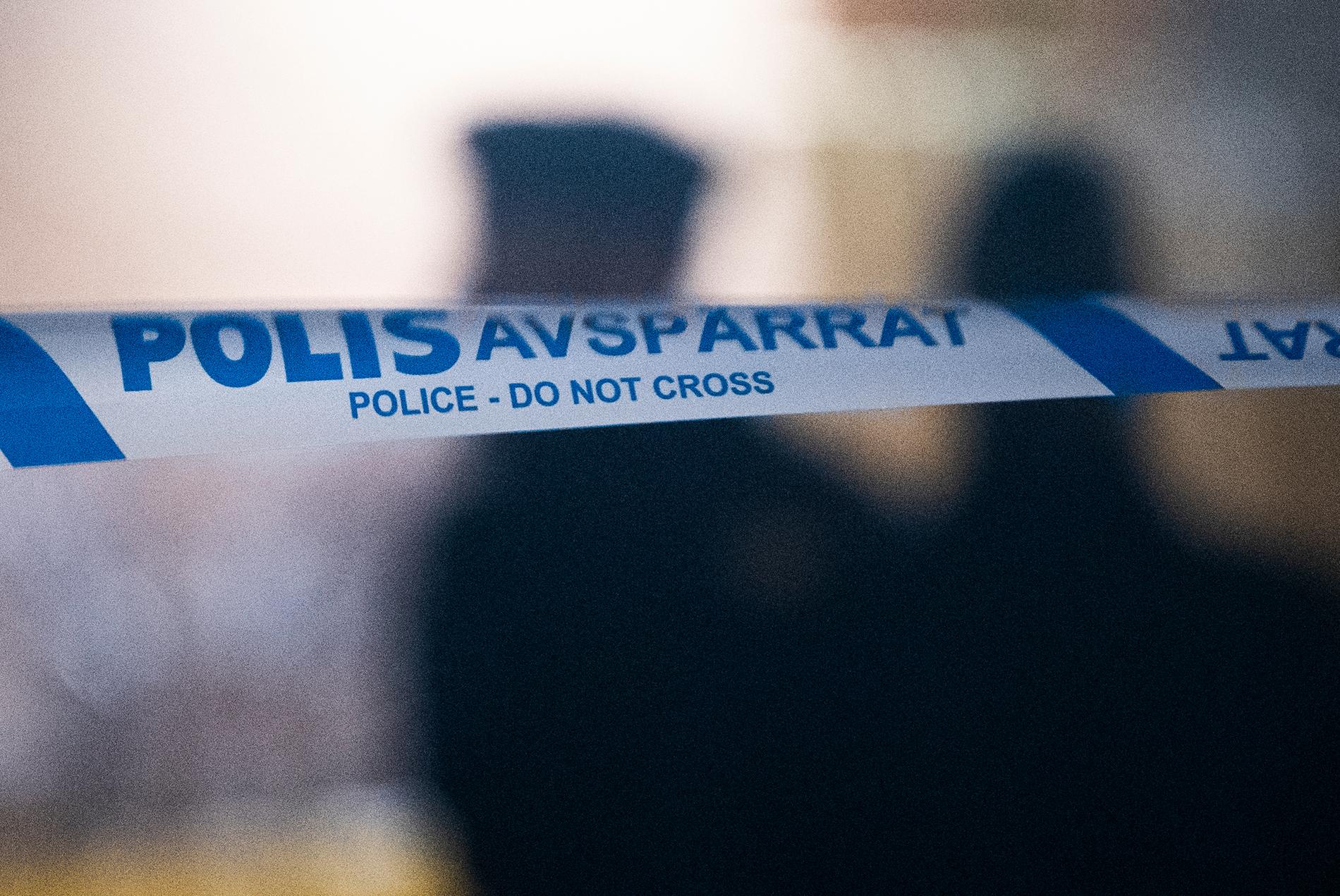 En man har hittats död i en källare i Hökarängen i södra Stockholm. Polisen har inlett en förundersökning om mord. Arkivbild.