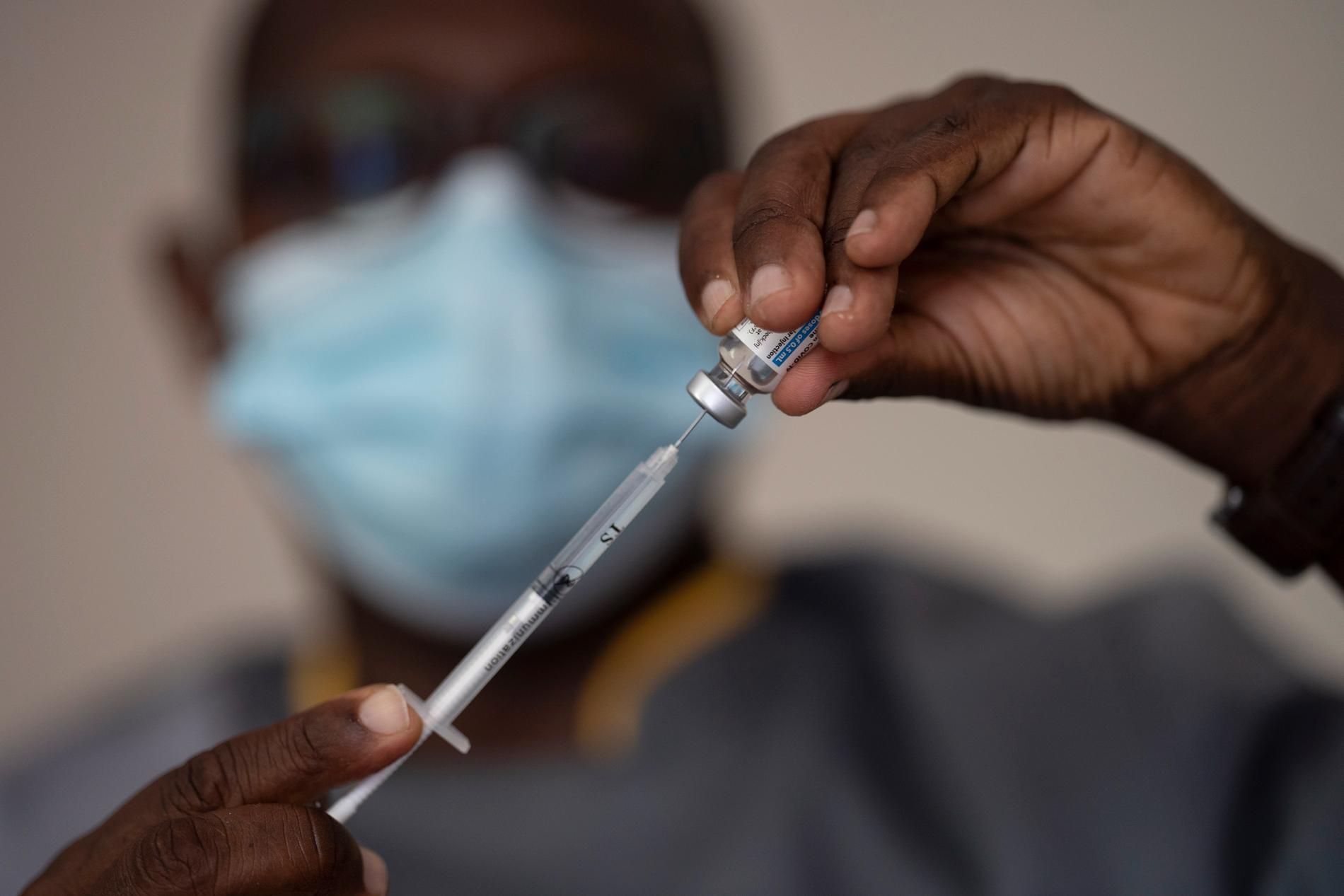 En dos av Janssens vaccin mot covid-19 förbereds i Dakar i Senegal. Arkivbild.