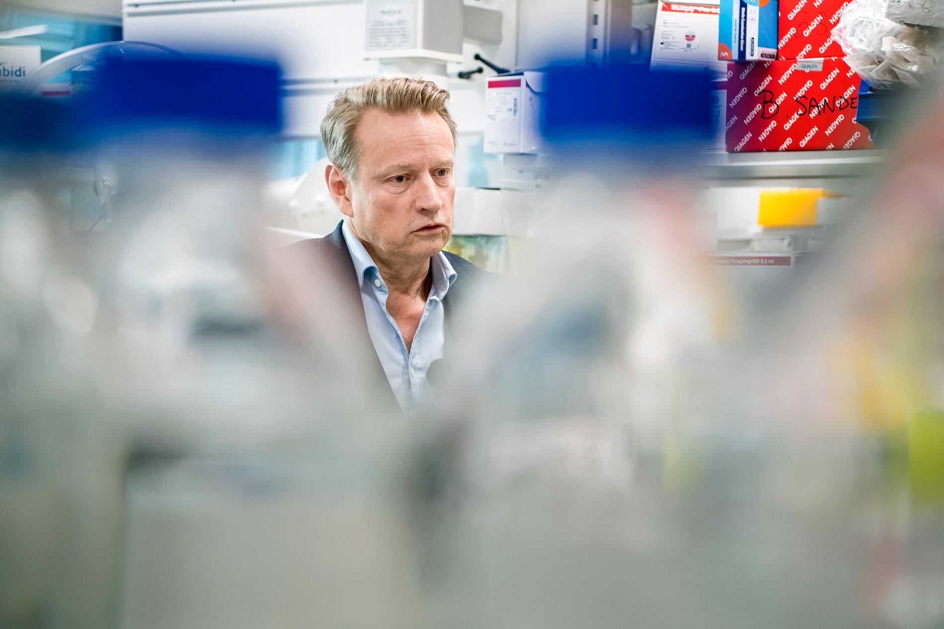 Matti Sällberg, professor och vaccinforskare på Karolinska institutet, är positiv till den nya antikroppen.