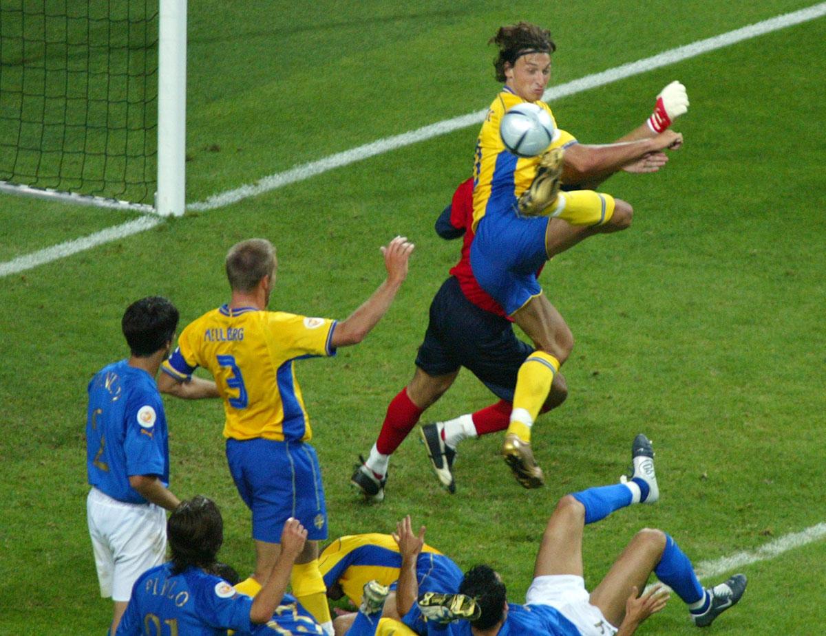 18 juni 2004 Kanske det mest omtalade av hans landslagsmål. Kvitteringen mot Italien i EM, i 85:e minuten. Med klacken. Med ryggen mot mål.