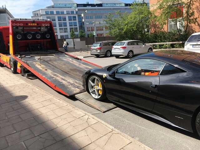En Ferrari som utmättes i Stockholm i somras.
