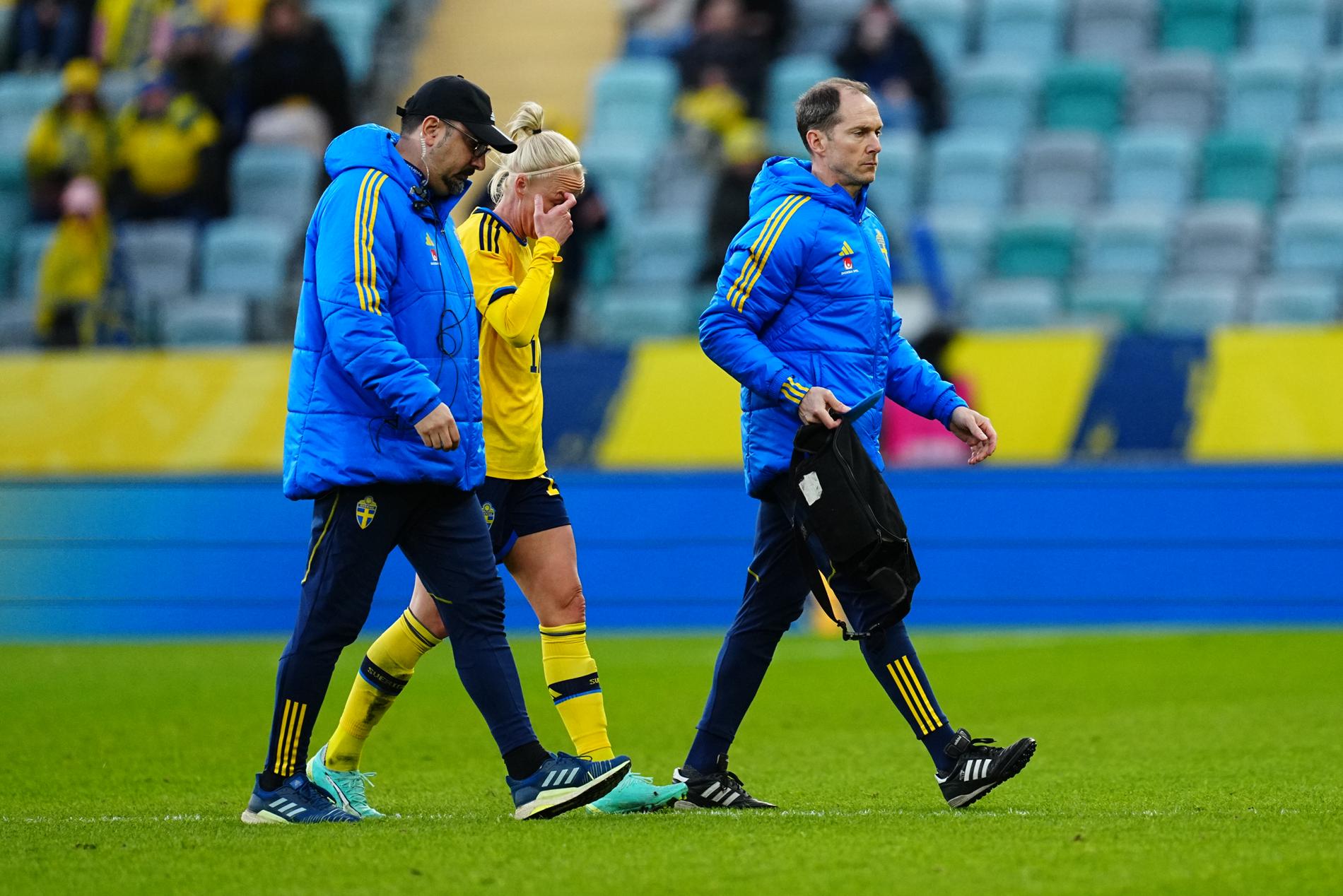 Caroline Seger fick kliva av landskampen mot Norge med en skada