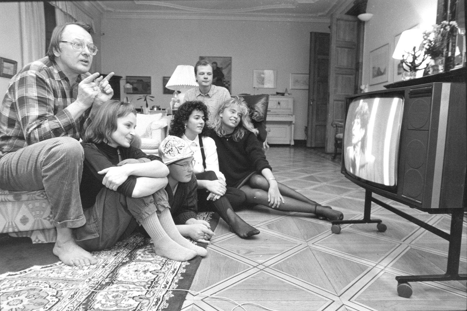 Siw Malmkvist med  Fredrik Ohlsson och barnen Tove Mårtenson, Henrik Ohlsson, Maria Ohlsson och Lukas Ohlsson 1988.