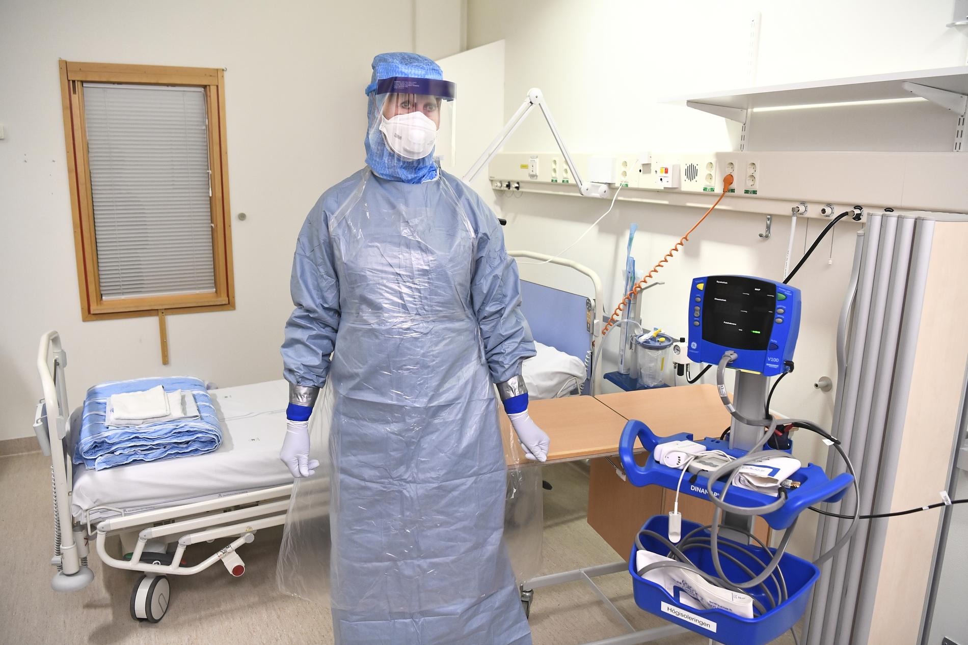 Högisoleringsrum på infektionskliniken på Karolinska Universitetssjukhuset med anledning av Sveriges beredskap inför coronavirusets spridning. Den smittade kvinnan vårdas i Jönköping. 