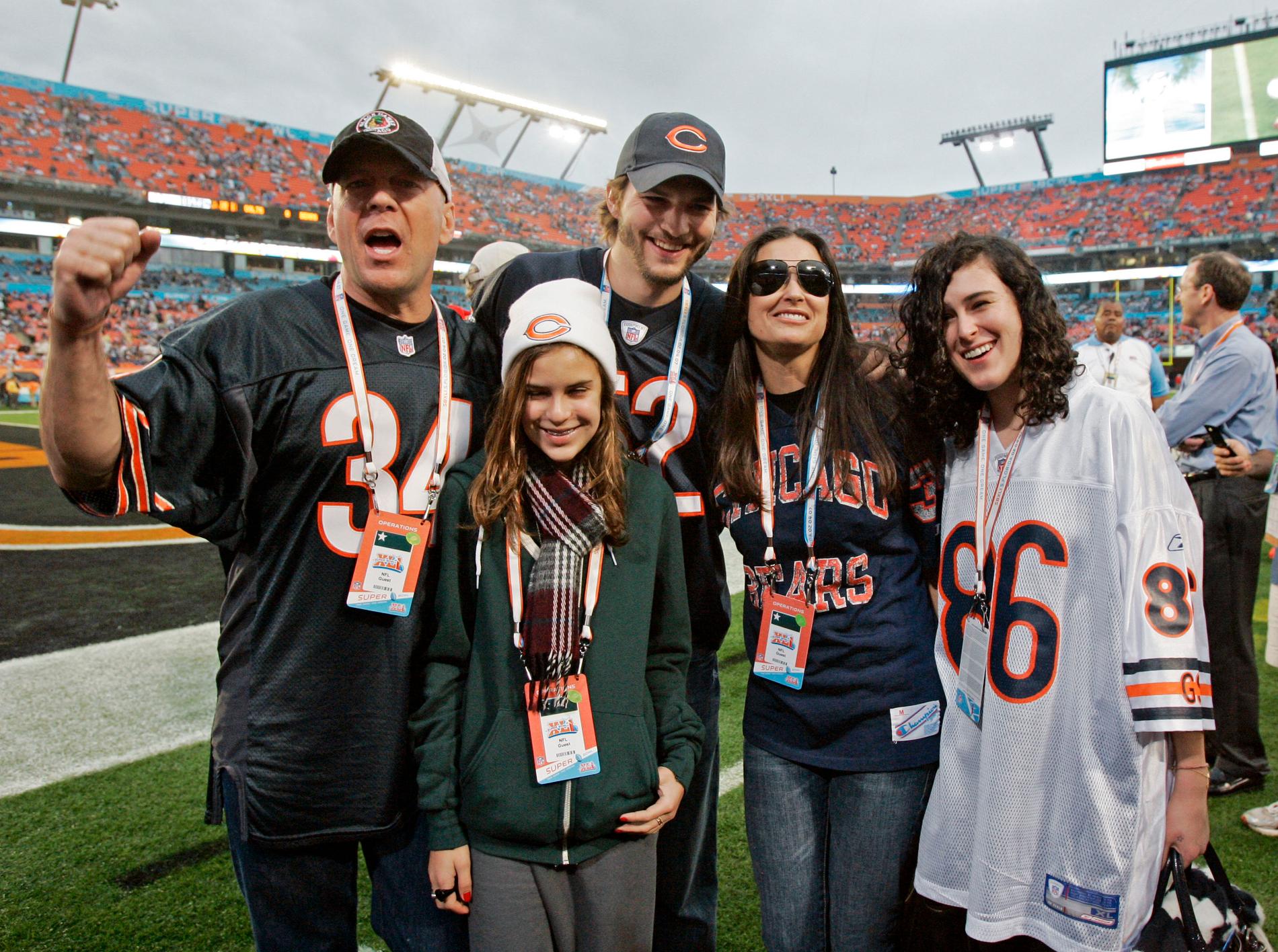2007 Parets intresse för idrott delades av Willis och döttrarna Tallulah och Rumer. Här under Super Bowl i Miami.