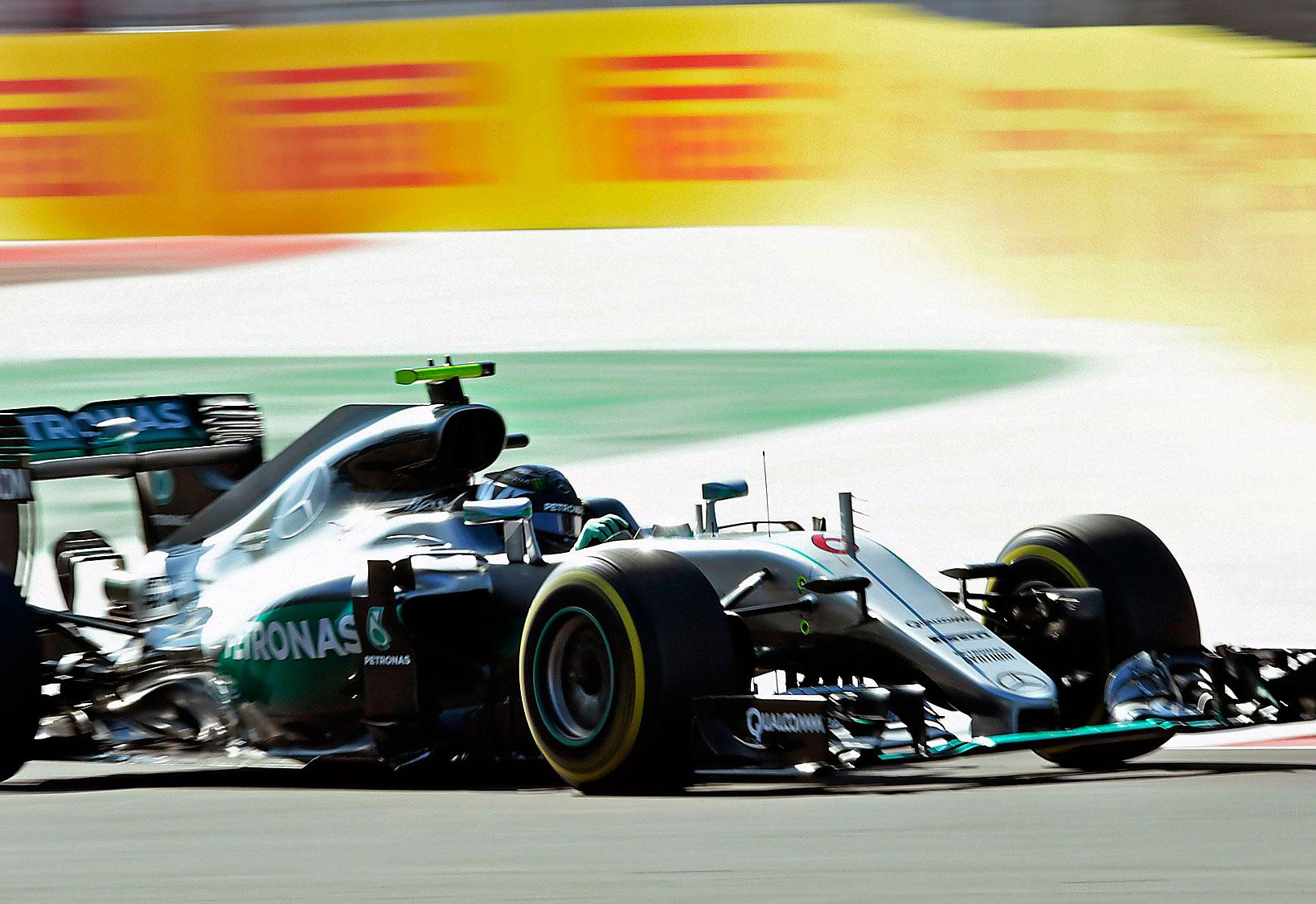 SEGER KRÄVS  Om Lewis Hamilton inte tar några poäng i kväll och Nico Rosberg vinner Mexikos Grand Prix räcker det för att tysken ska bli mästare.