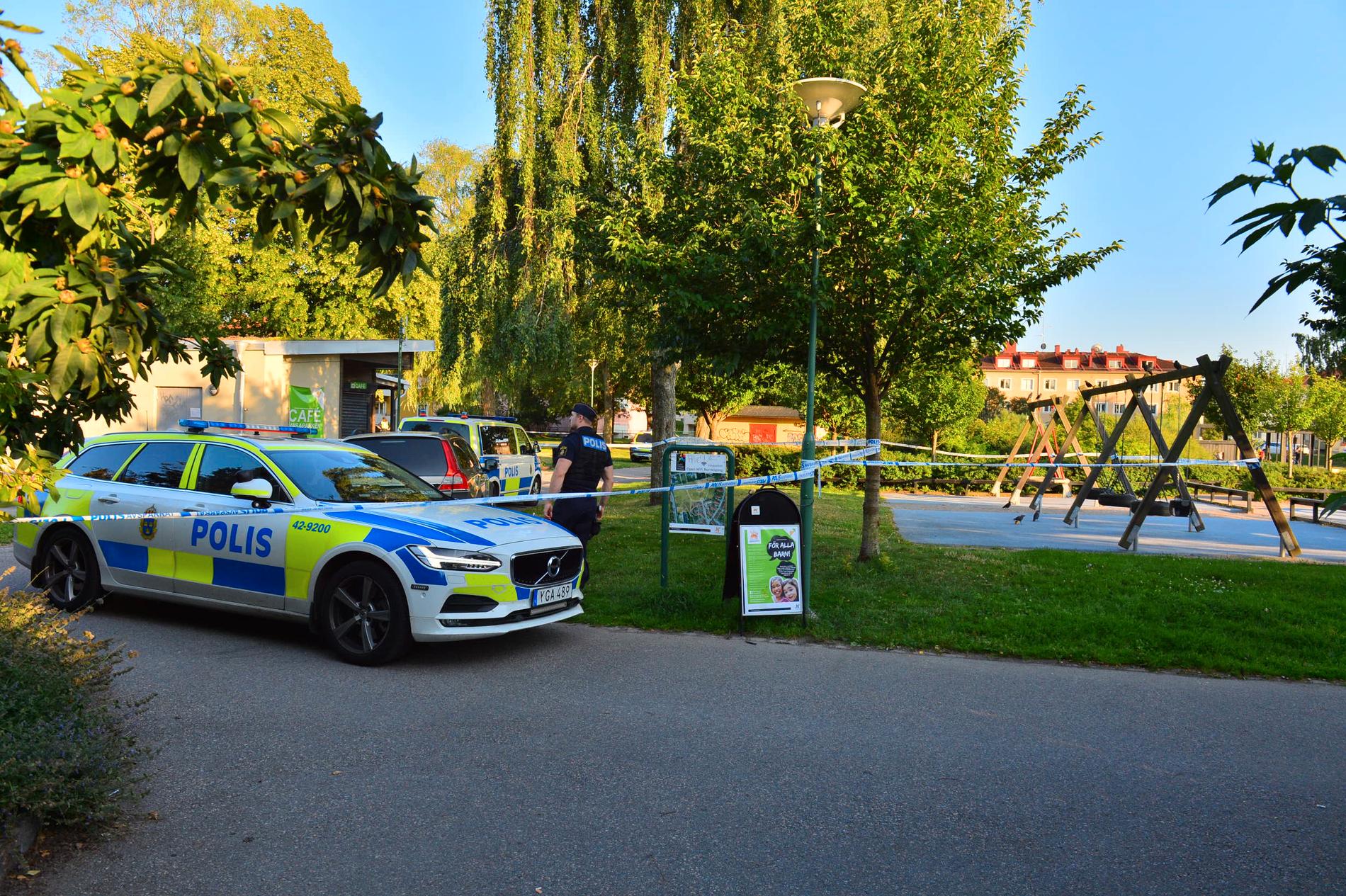 Skottlossning i Vasaparken i Norrköping.