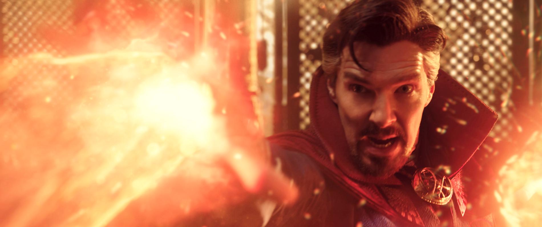 Benedict Cumberbatch spelar titelrollen i ”Doctor Strange in the multiverse of madness”.