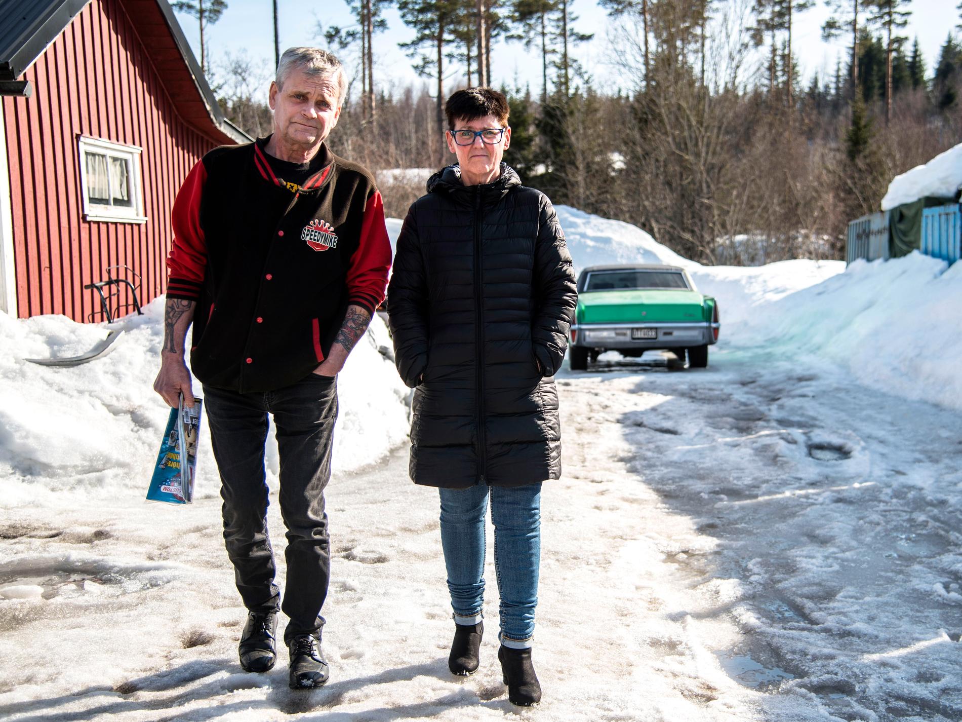Enar fick ta hjälp av sin fru Laila Rönnqvist för att hålla kontakt med vården.
