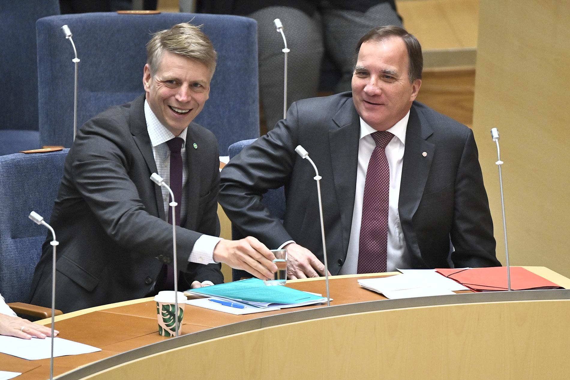Finansmarknadsminister Per Bolund (MP) och statsminister Stefan Löfven (S) under onsdagens partiledardebatt.