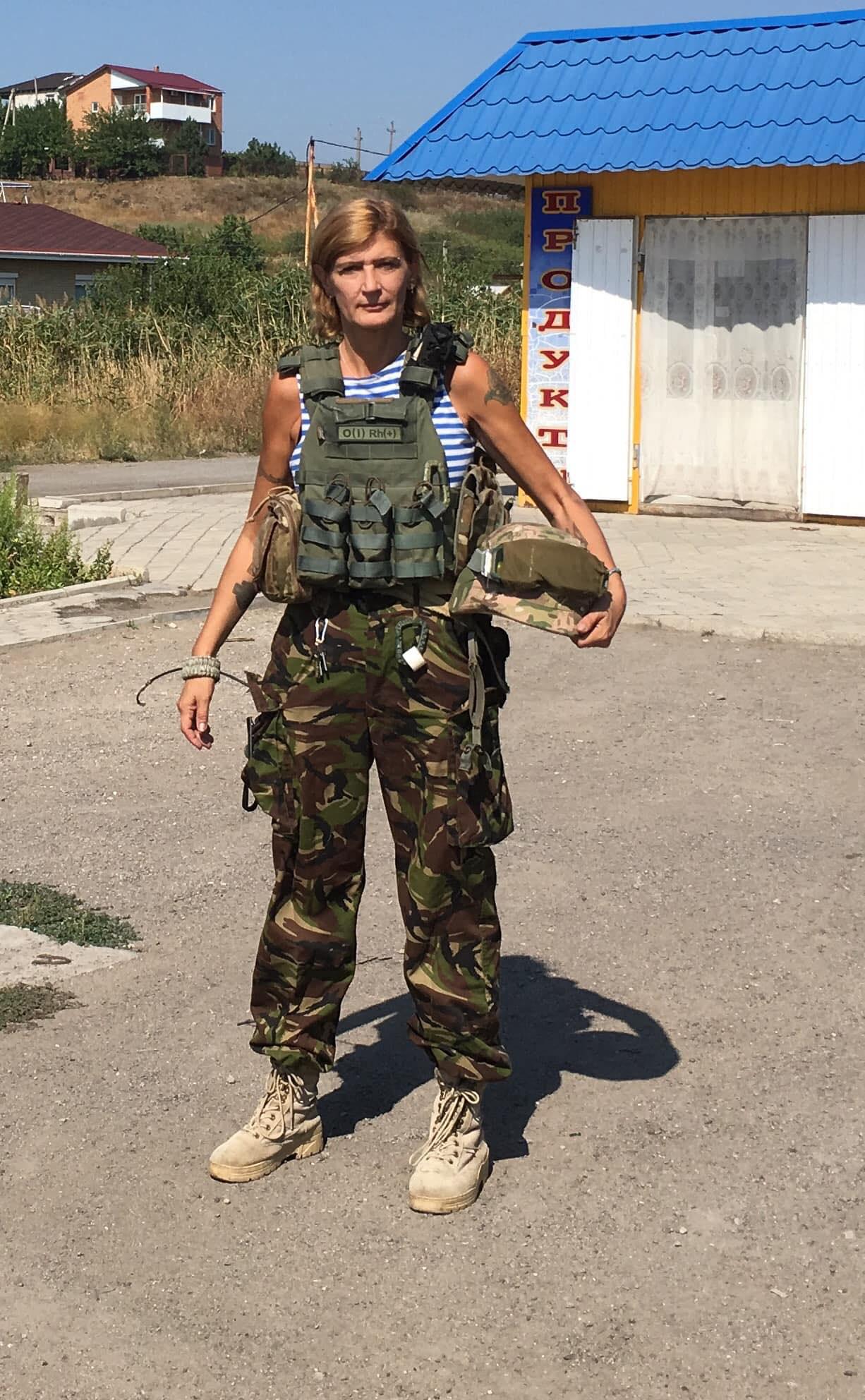 Nina Albertsson på plats i Ukraina. Bild från hennes egen Facebook-sida.