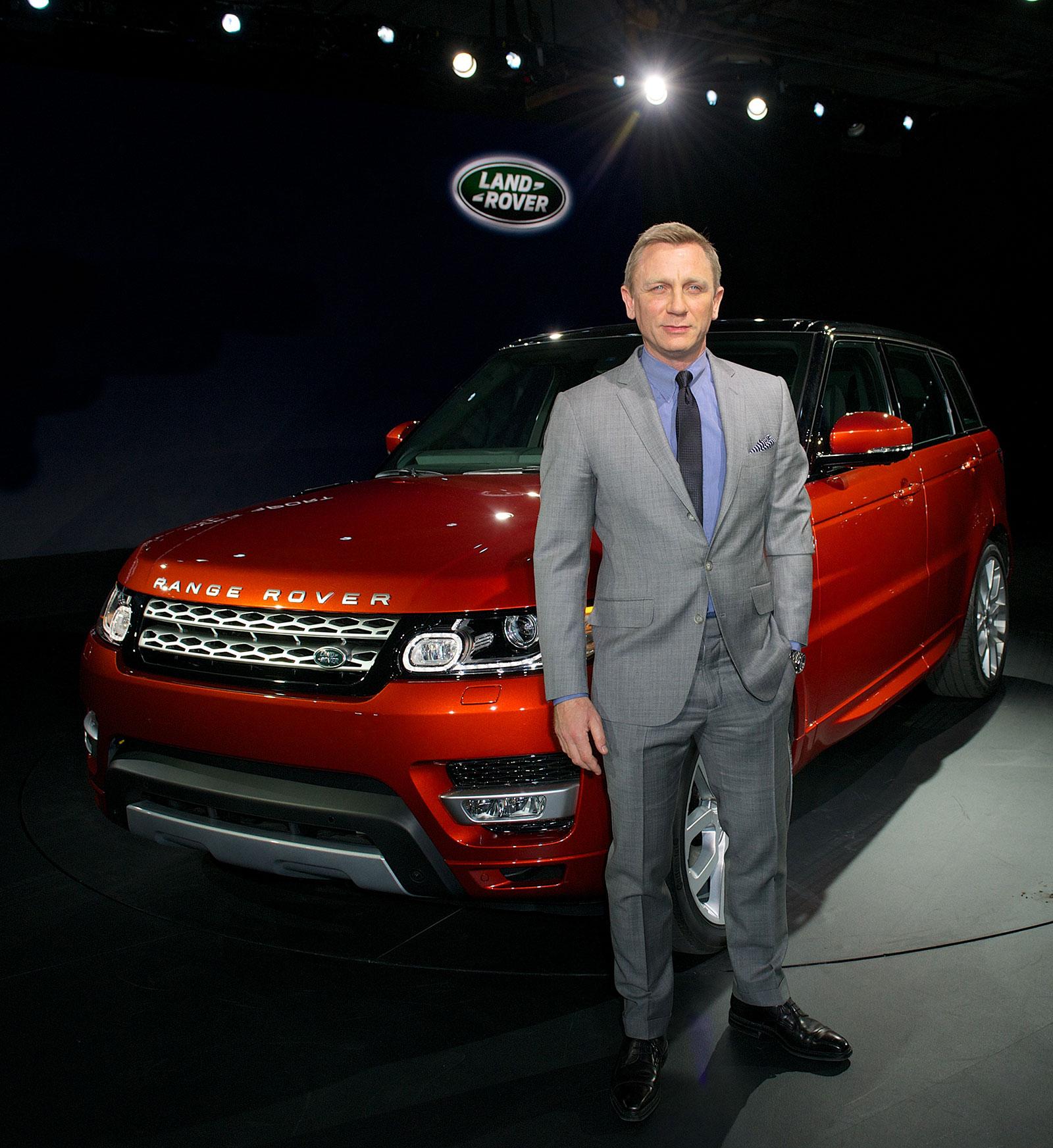 Filmstjärnan Daniel Craig körde en hel del Range Rover i senaste filmen i James Bond-serien