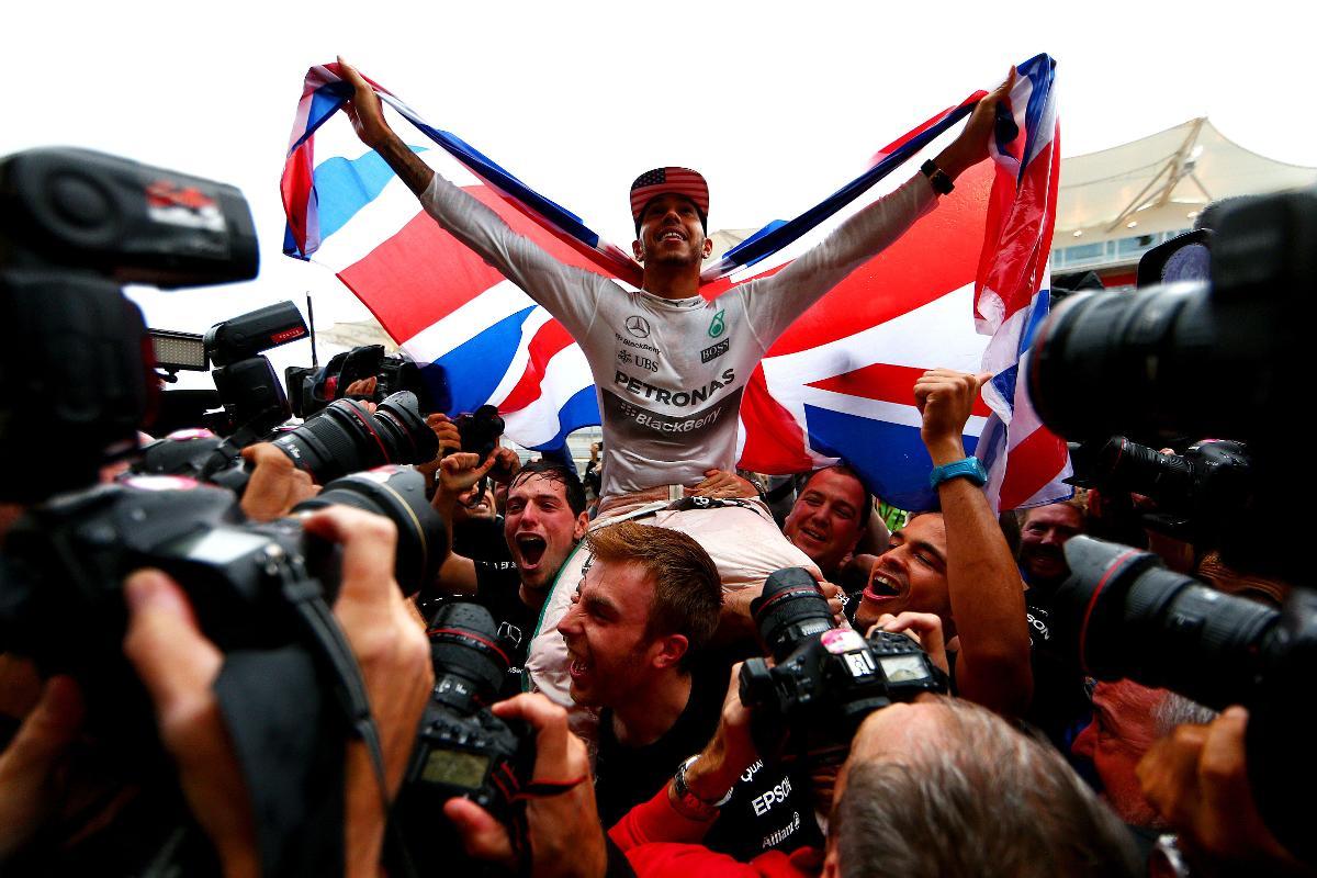 Säkrade världsmästartitelnLewis Hamilton vann USA:s GP och säkrade sin tredje VM-titel. ”Jag kan inte hitta rätt ord för att beskriva det. Det är en så otrolig känsla.”