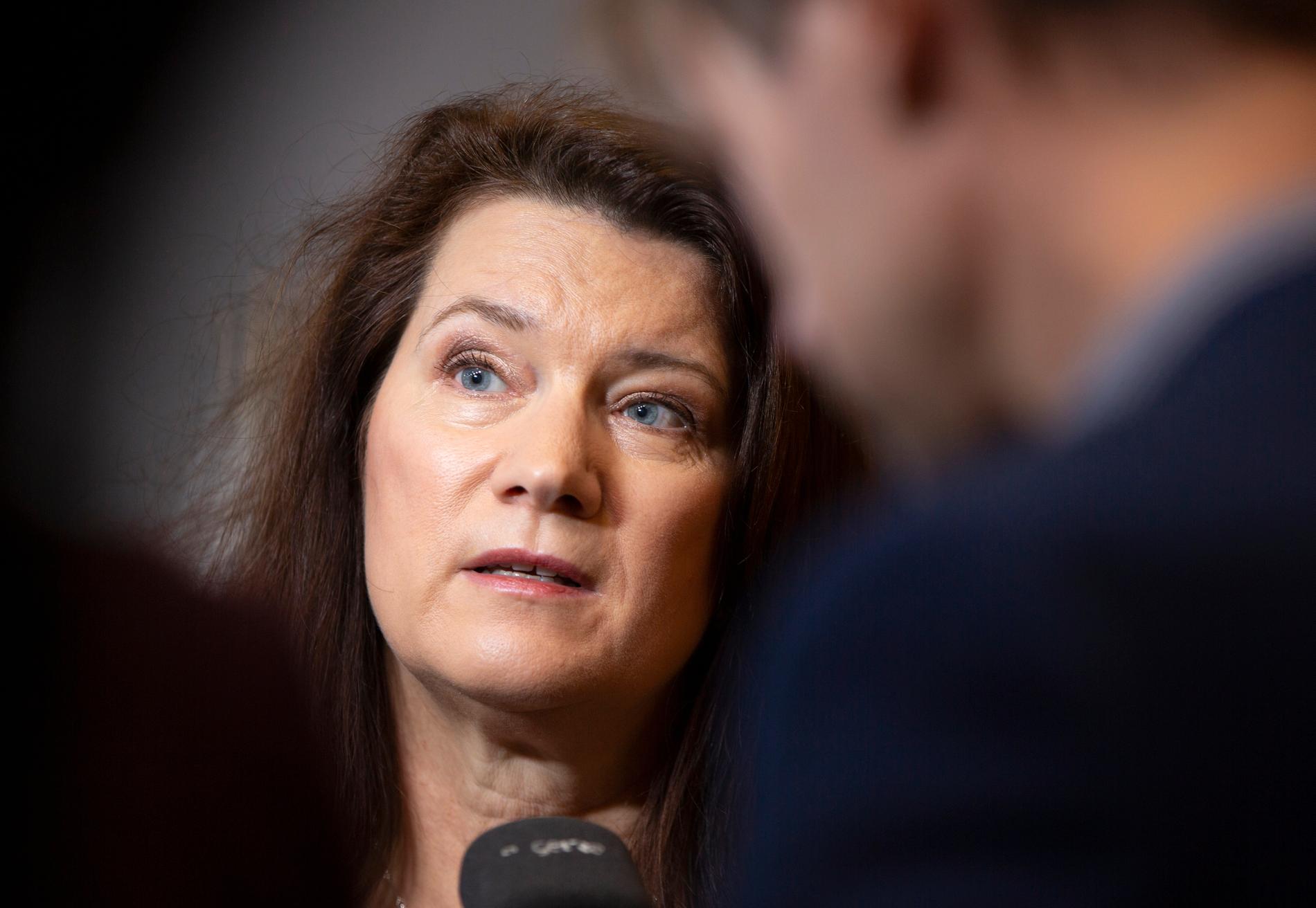 Utrikesminister Ann Linde kallar kritiken felaktig och anser att presidentens utspel är dåligt för Sverige. 