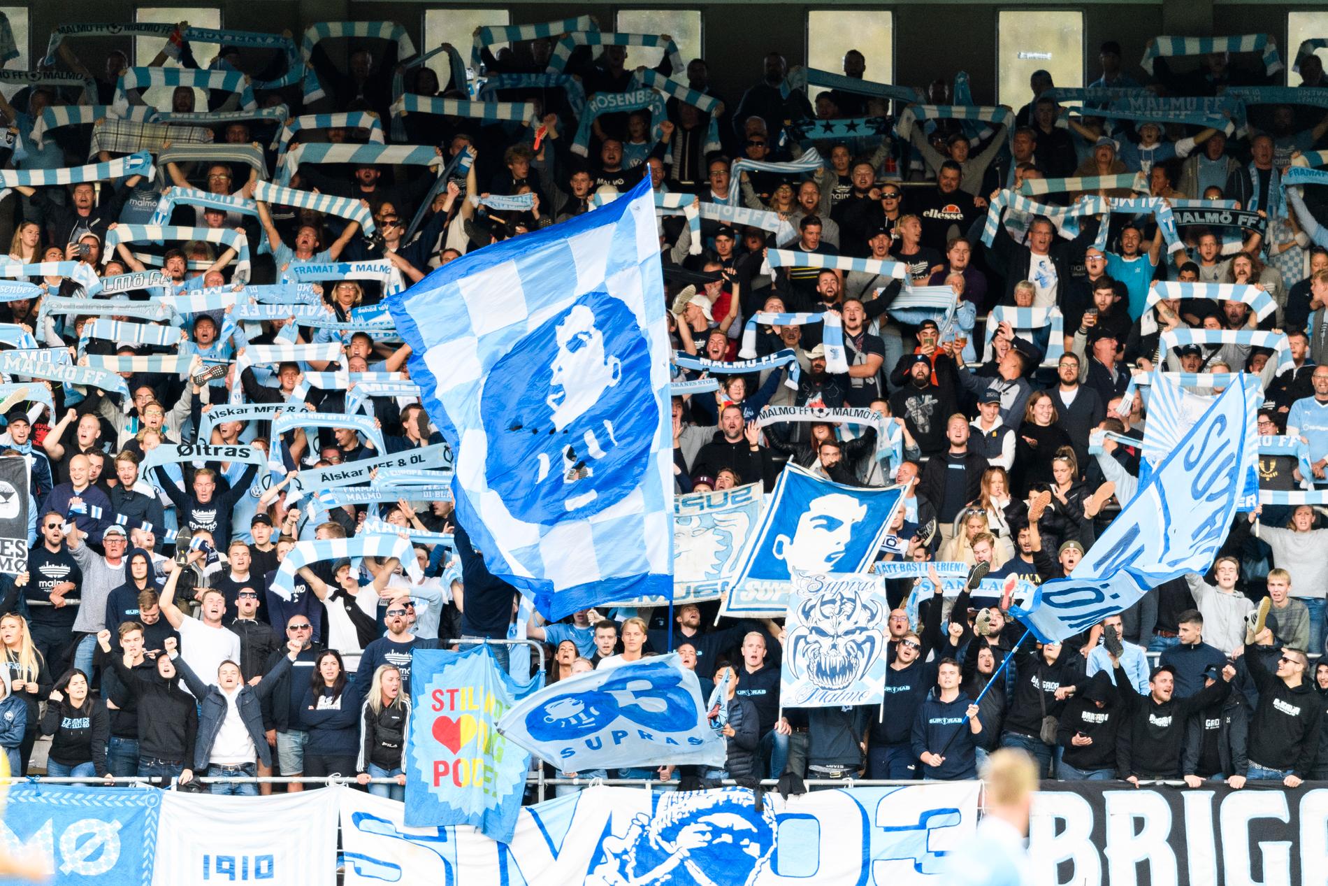 Malmö FF:s supportrar under fotbollsmatchen i Allsvenskan mellan Elfsborg och Malmö FF den 22 september i Borås.