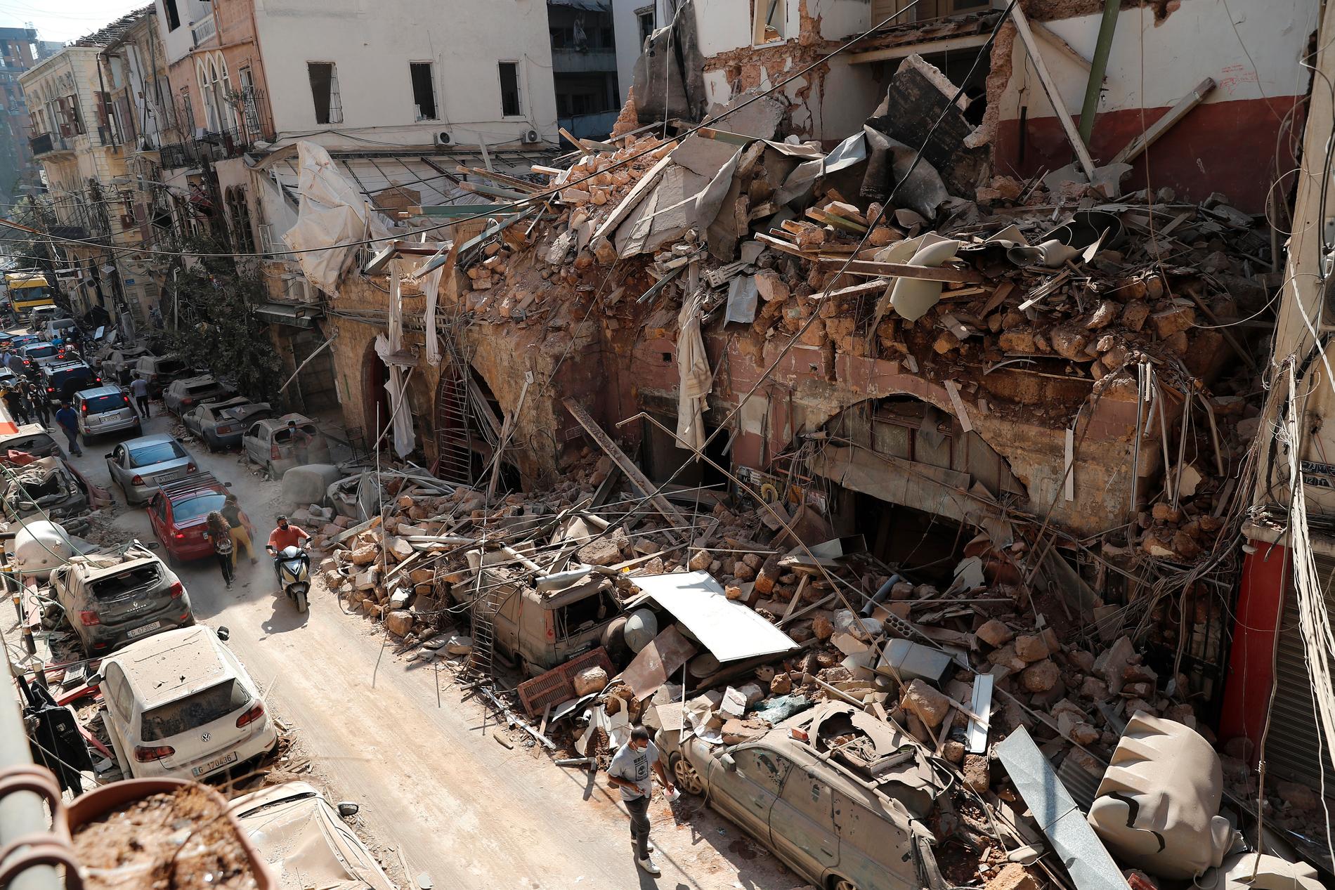 Förödelsen i Beirut är enorm. Byggnader nära explosionsområdet har raserats helt och i hela Beirut är de materiella skadorna stora. 