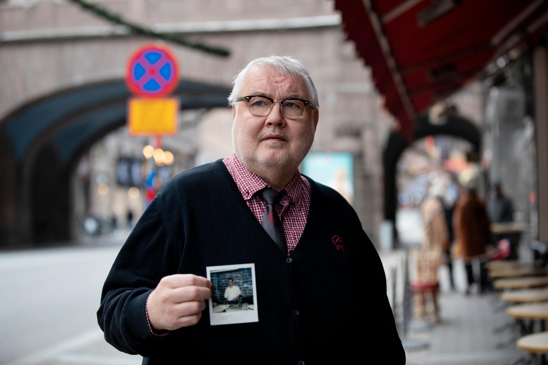 Christer, vars partner Mats var ett av offren i de så kallade ”porrmorden” 1989. Då som nu arbetar Christer på flera olika biografer i Stockholm.