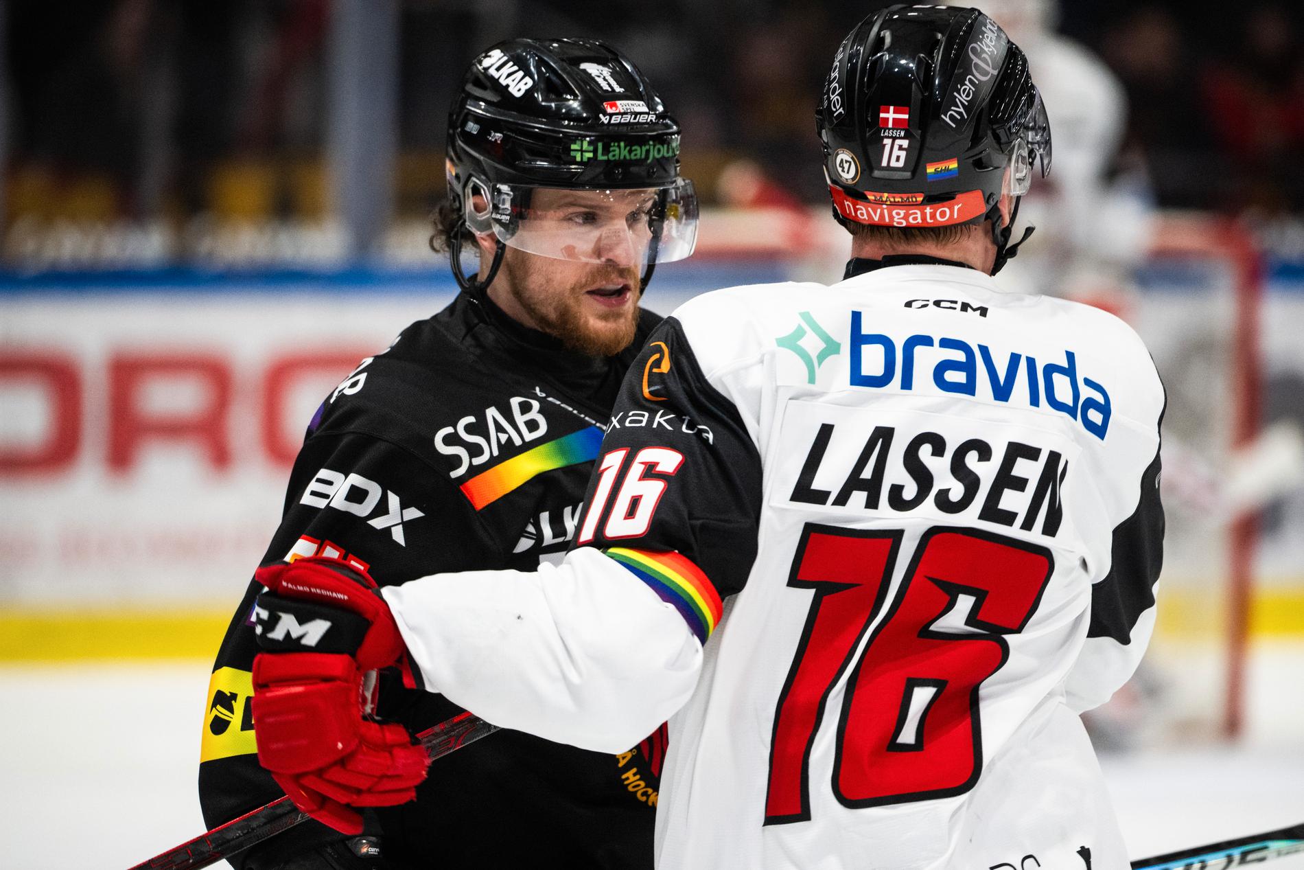 Luleås Brendan Shinnimin och Malmö Redhawks Matias Lassen.