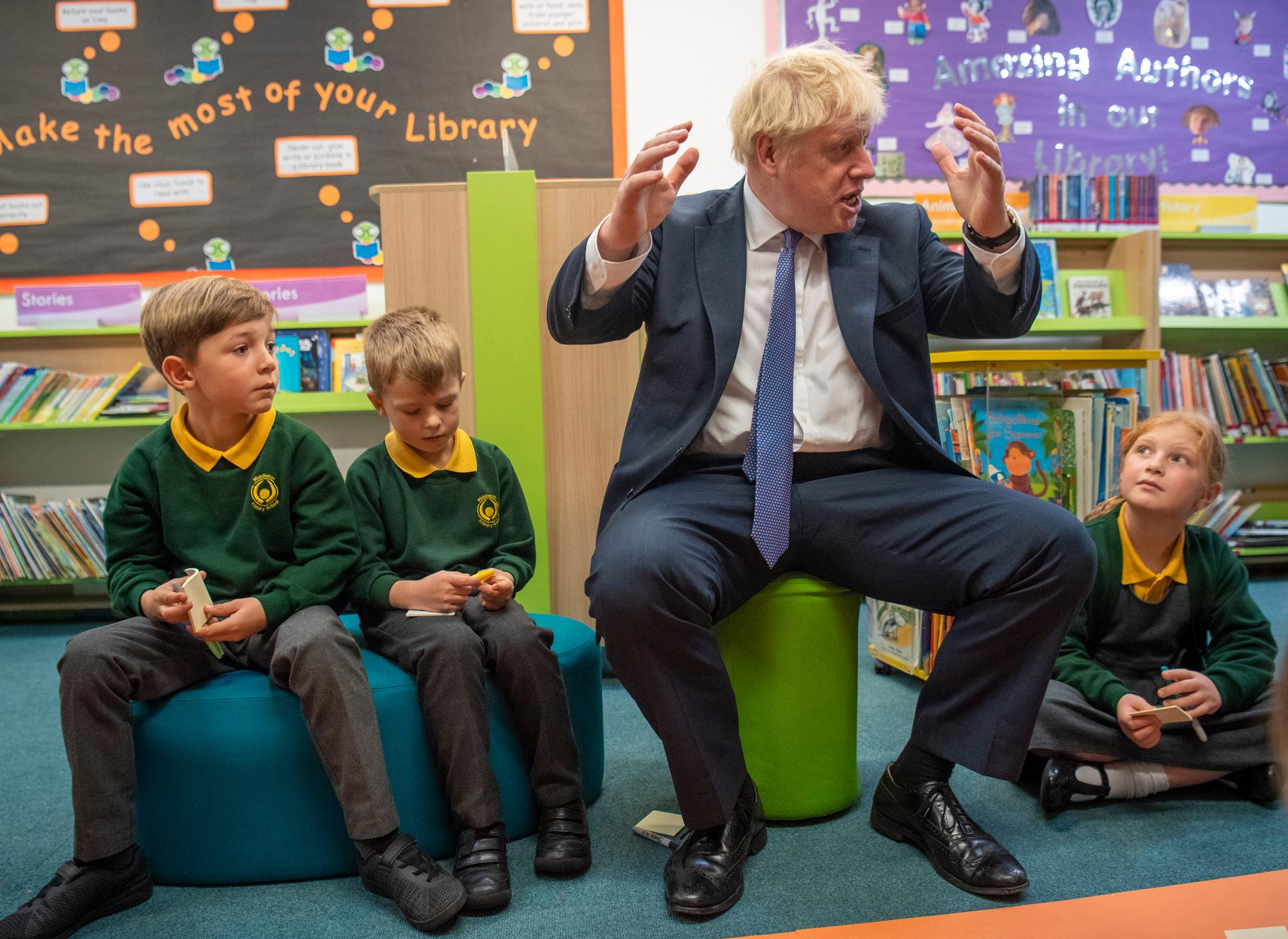 Boris Johnson, här vid ett besök på Middleton Primary School i Milton Keynes i fredags.