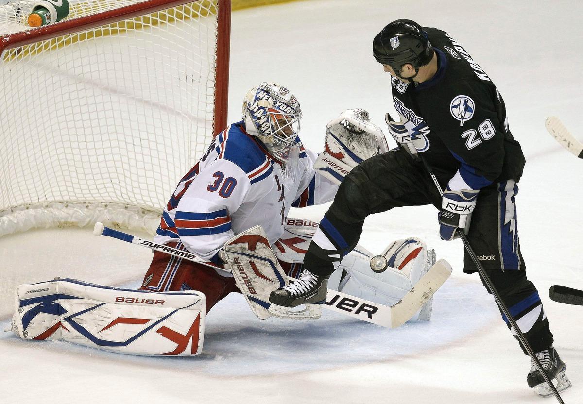 Tar semester Henrik Lundqvists New York Rangers åkte ur Stanley Cup-slutspelet i lördags, och i stället för att resa till Slovakien och spela VM med det svenska hockeylandslaget tar nu ”Kungen av New York” semester.