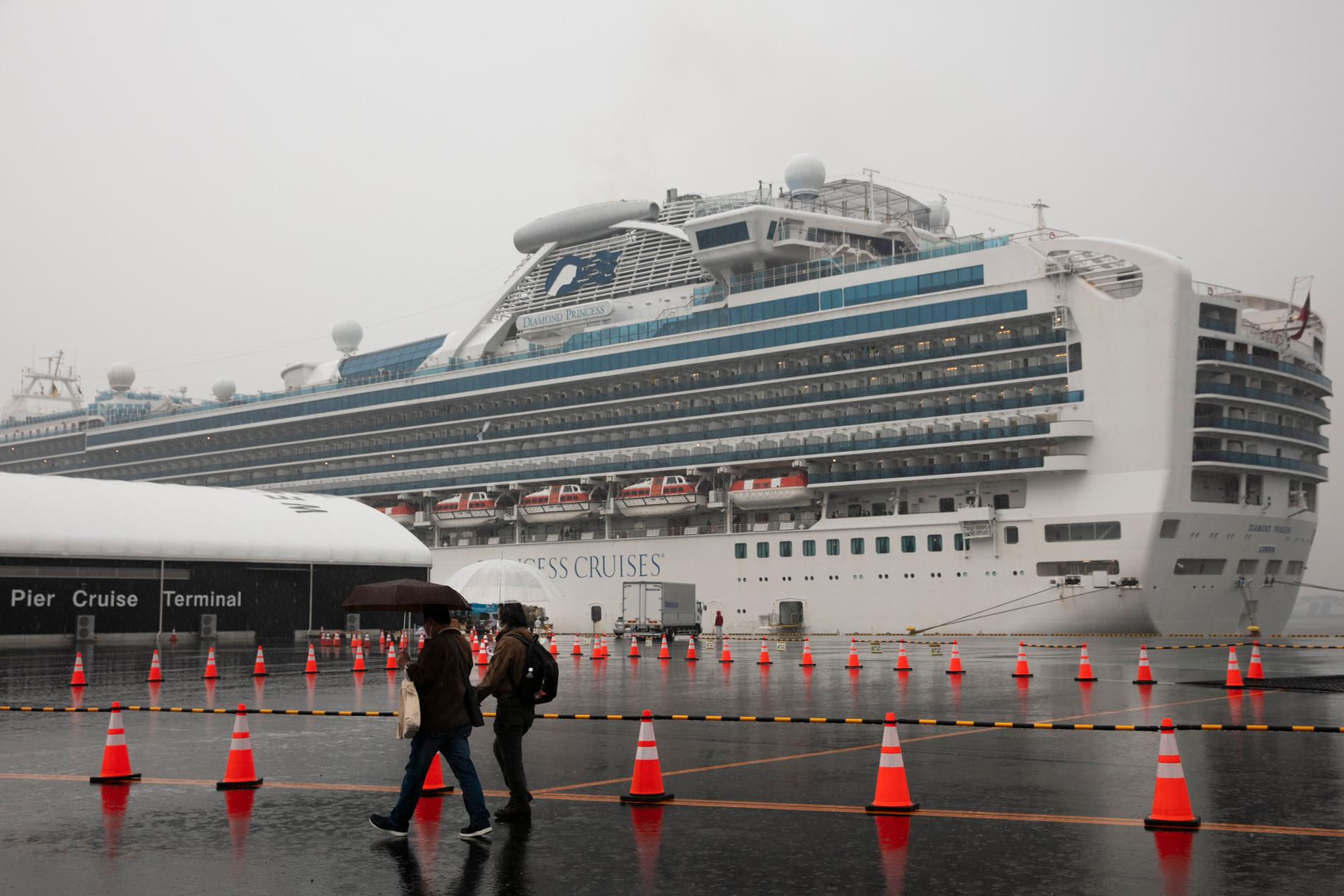 Kryssningsfartyget Diamond Princess ligger förtöjt i japanska Yokohama sedan den 3 februari.