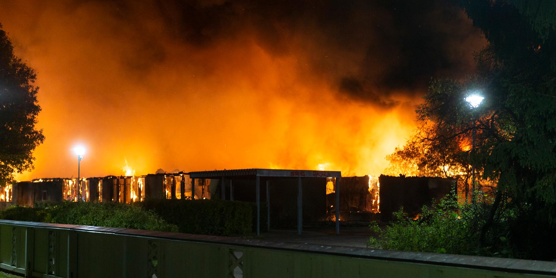 Anlagda branden i Gottsundaskolan började vid tretiden på natten måndag 8 oktober. 