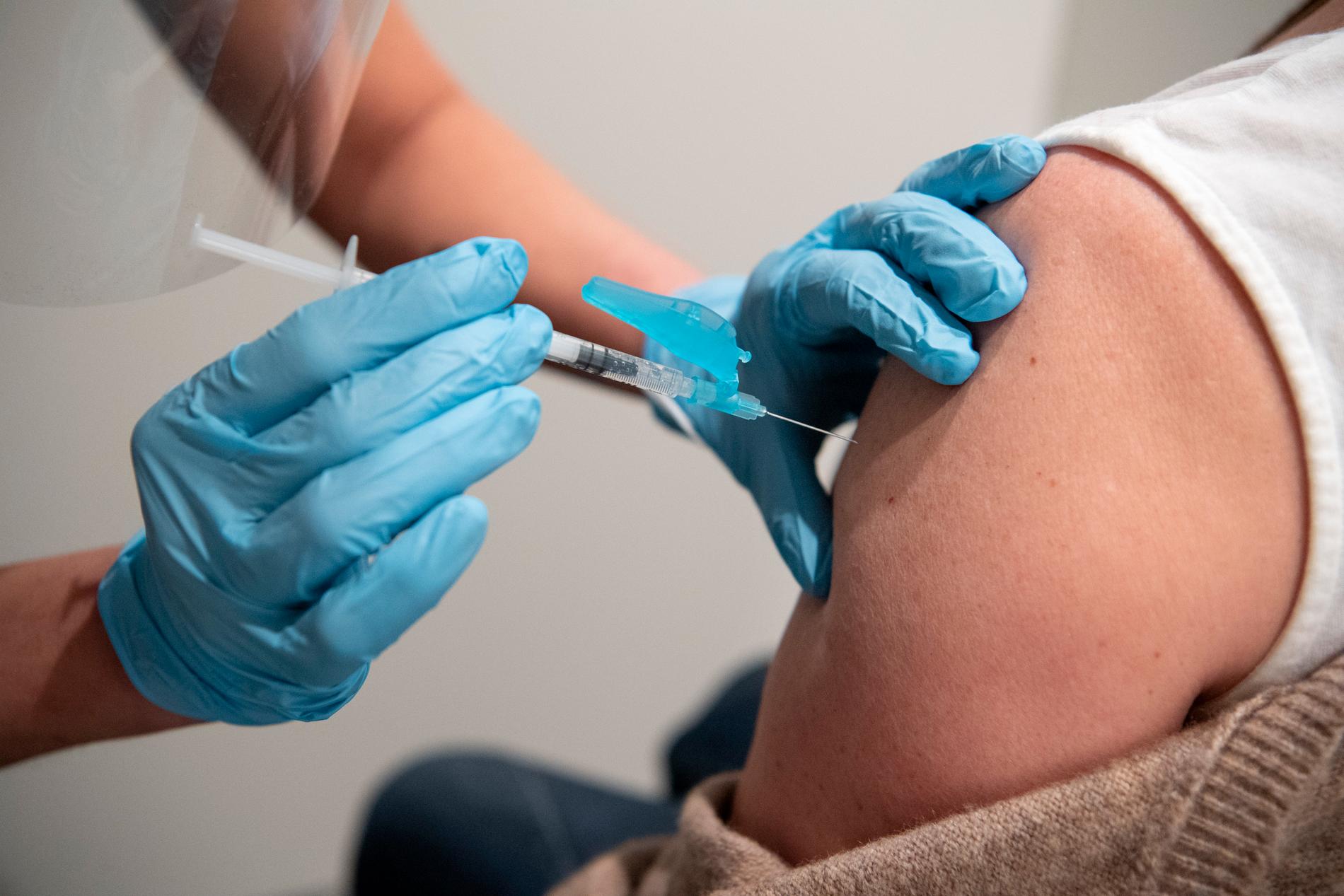 Proteinvaccinet Nuvaxovid rekommenderas nu av Folkhälsomyndigheten. Arkivbild.