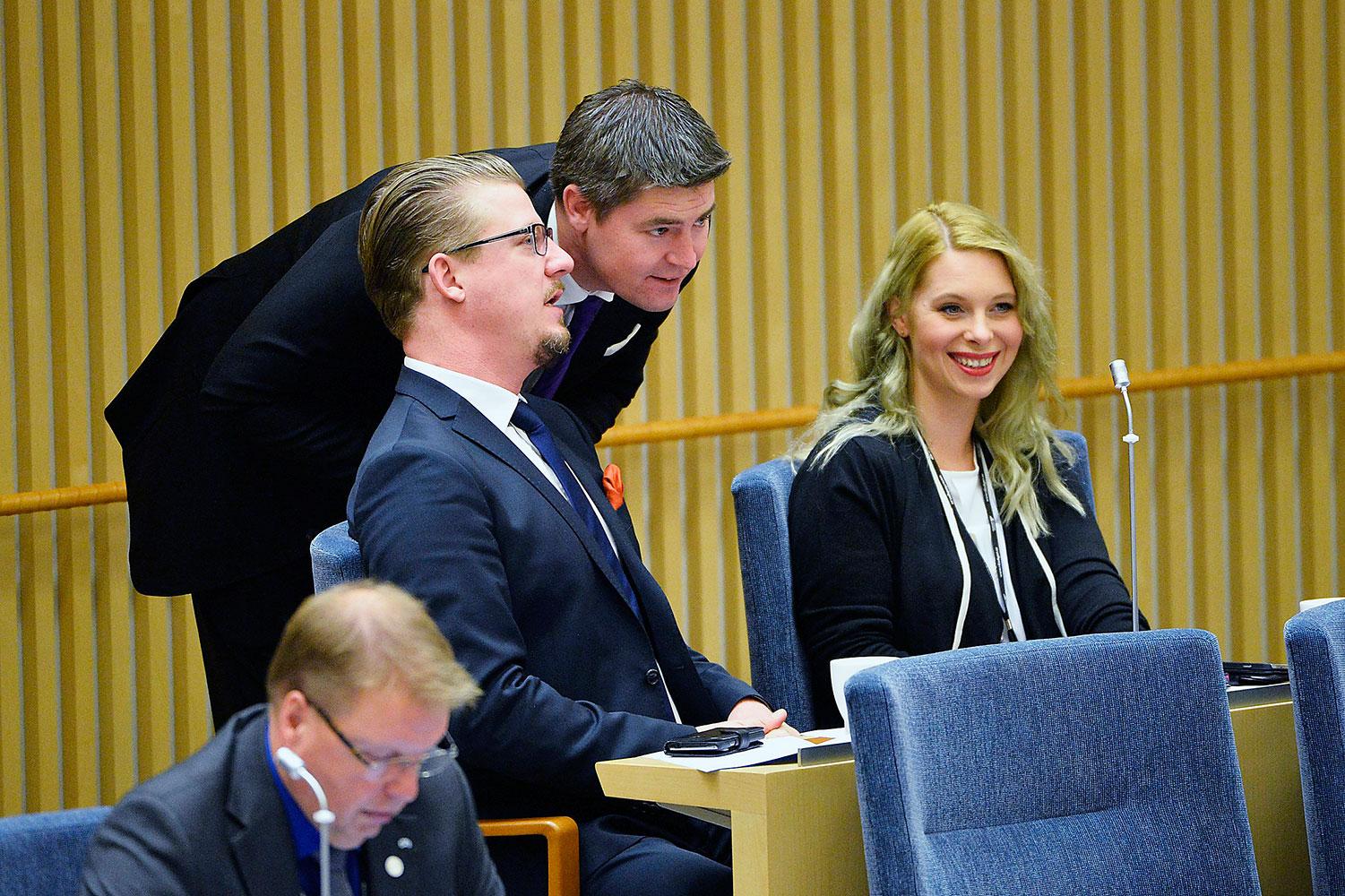 Linus Bylund, Oscar Sjöstedt och Hanna Wigh i SD.