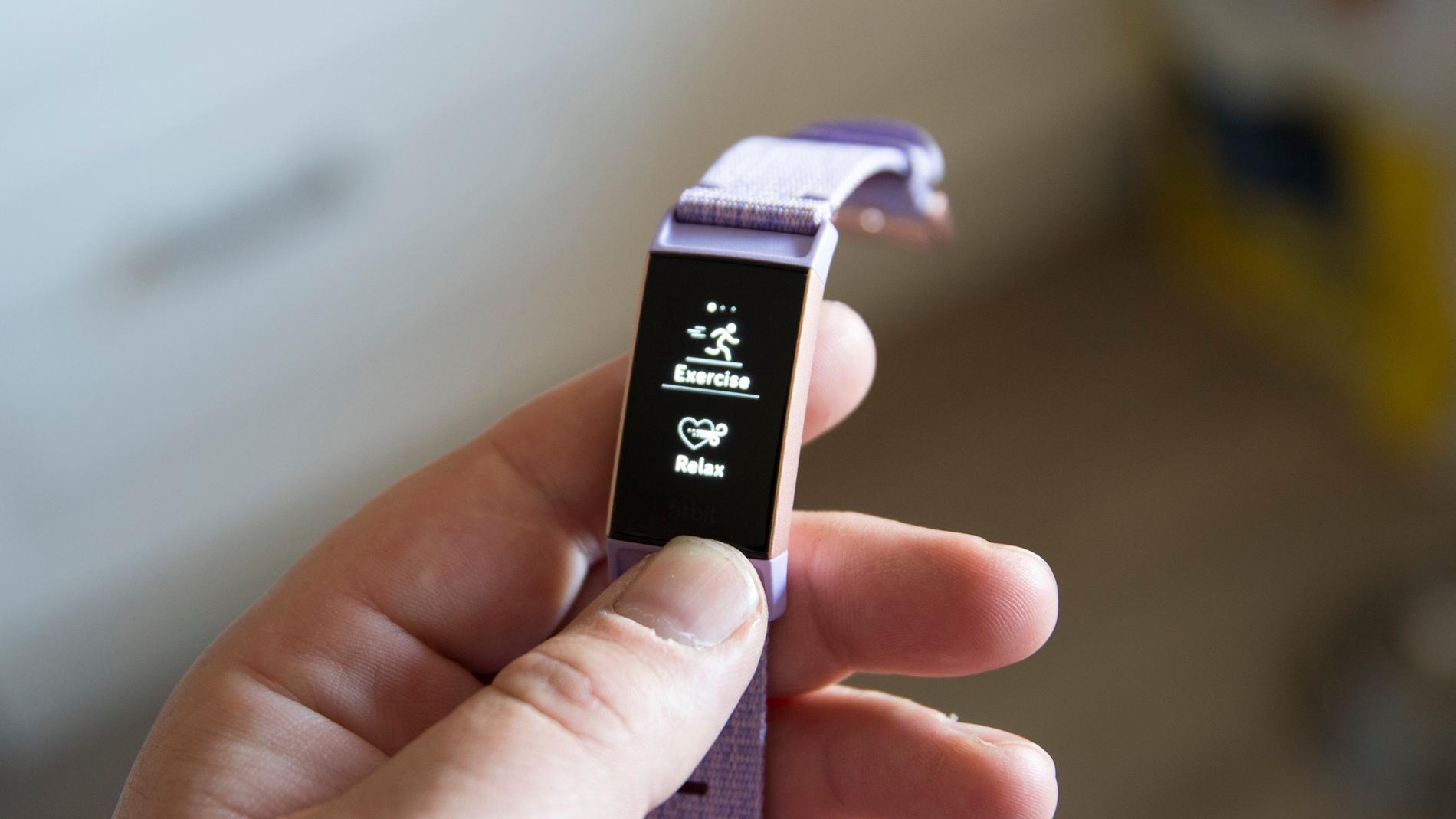 Fitbit Charge 3 hjälper dig att slappna av och andas ut.