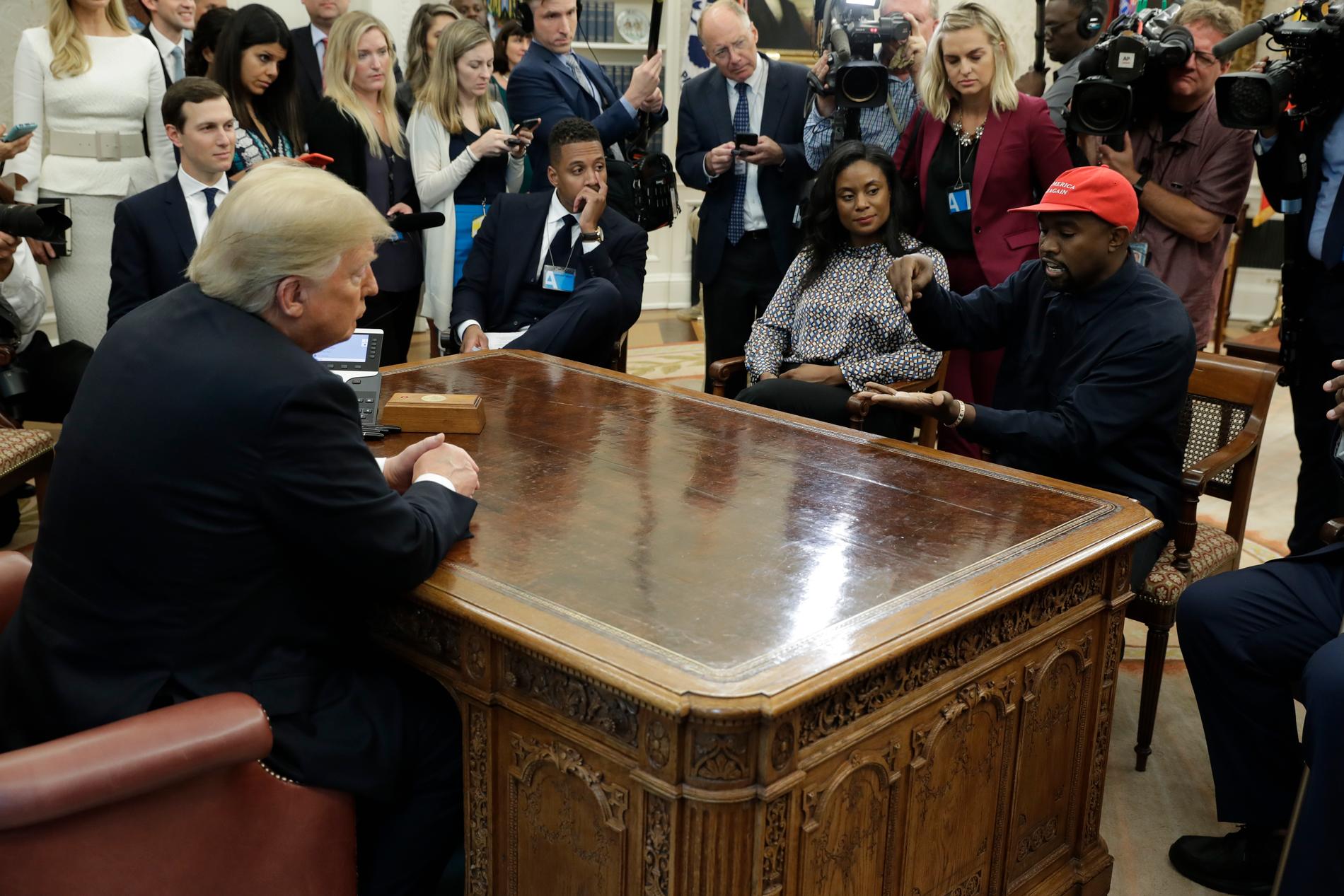 Donald Trump och Kanye West i Vita huset. 