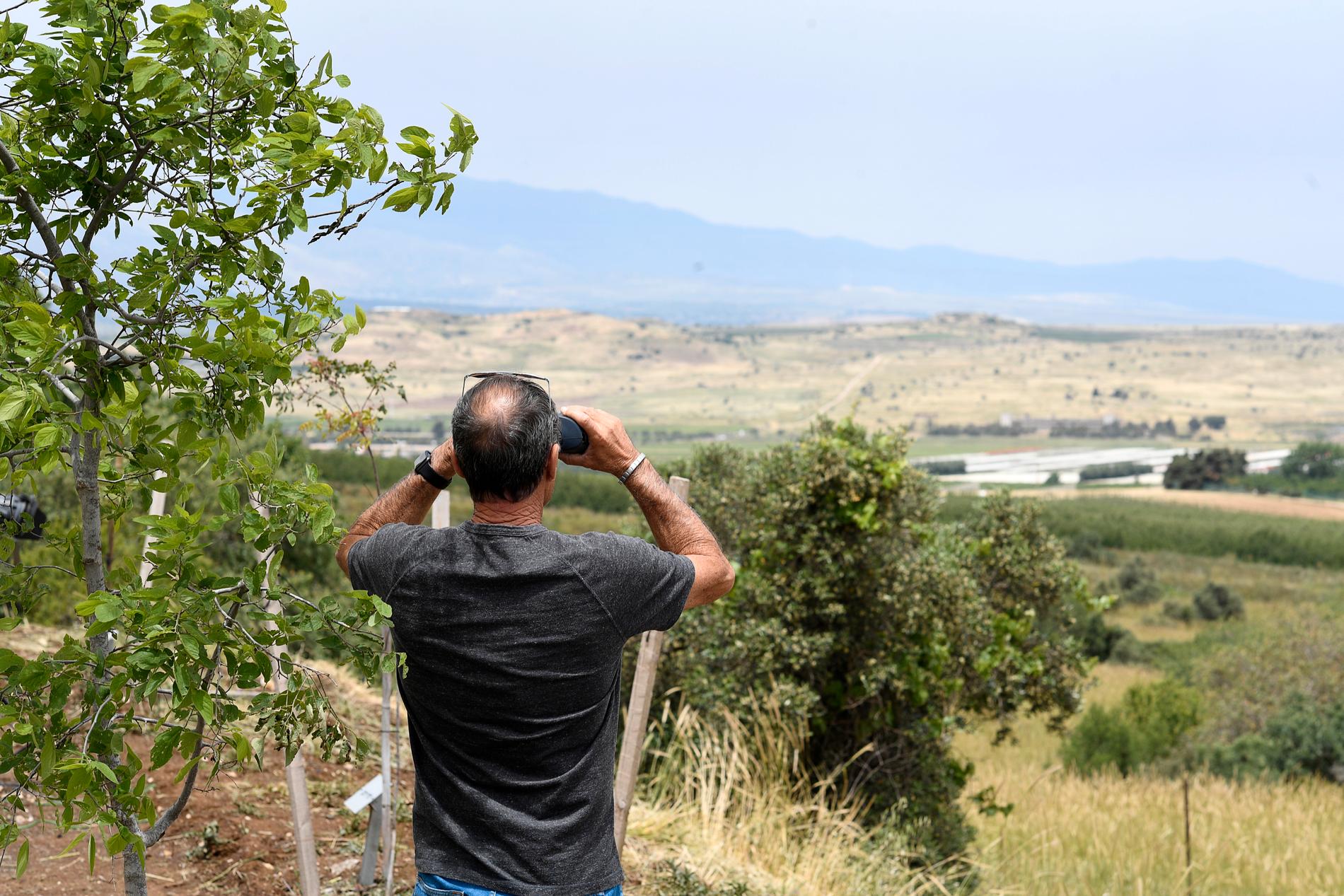 Utsiktsplats på Golanhöjderna där man kan se ner på den syriska staden Quneitra.