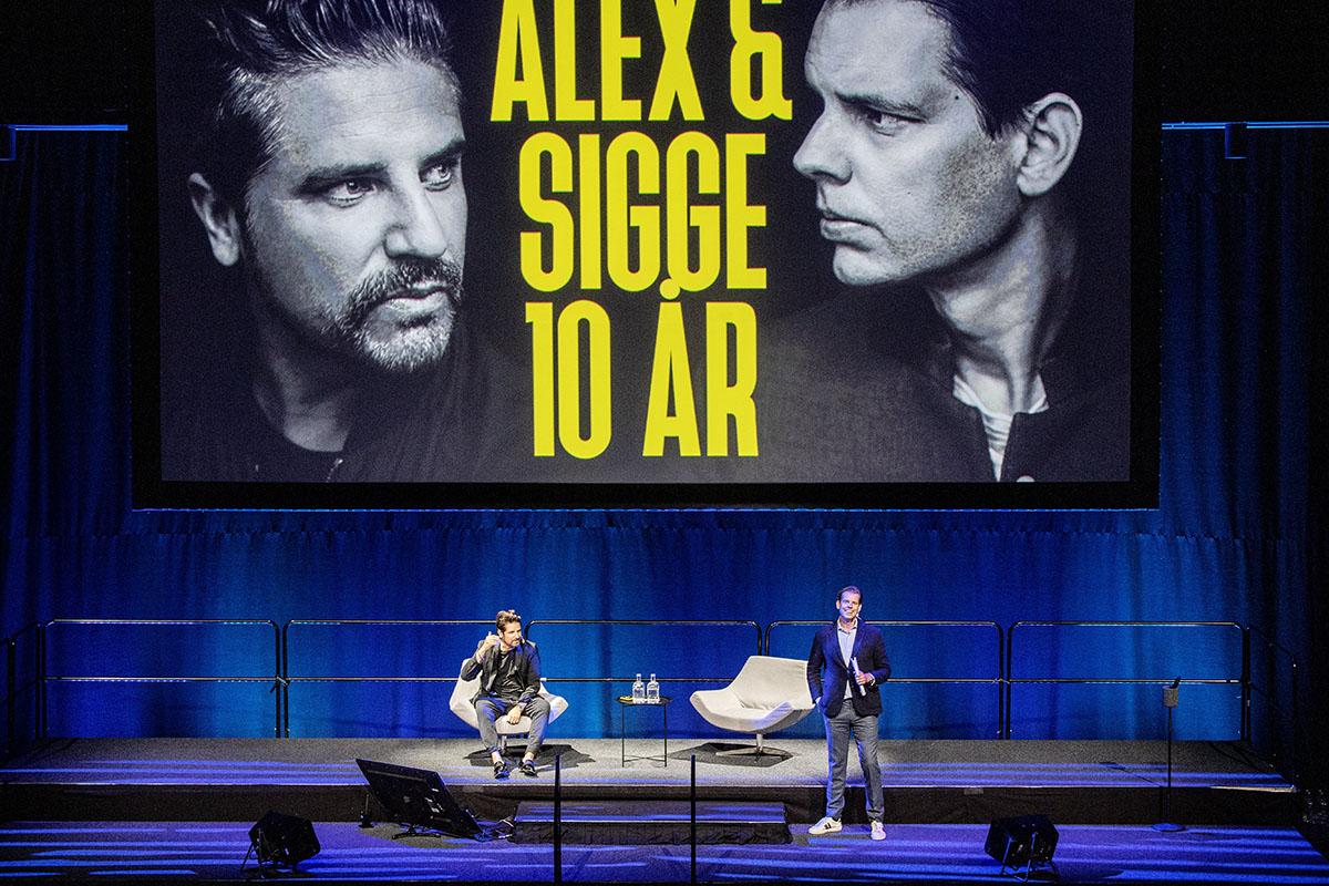 I oktober förra året firade Alex Schulman och Sigge Eklund tio år med podden ”Alex & Sigge”.