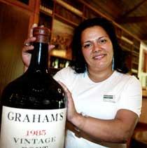 Rosanna Ribeira är stolt över sin vintage, som är gjord på de finaste druvorna.