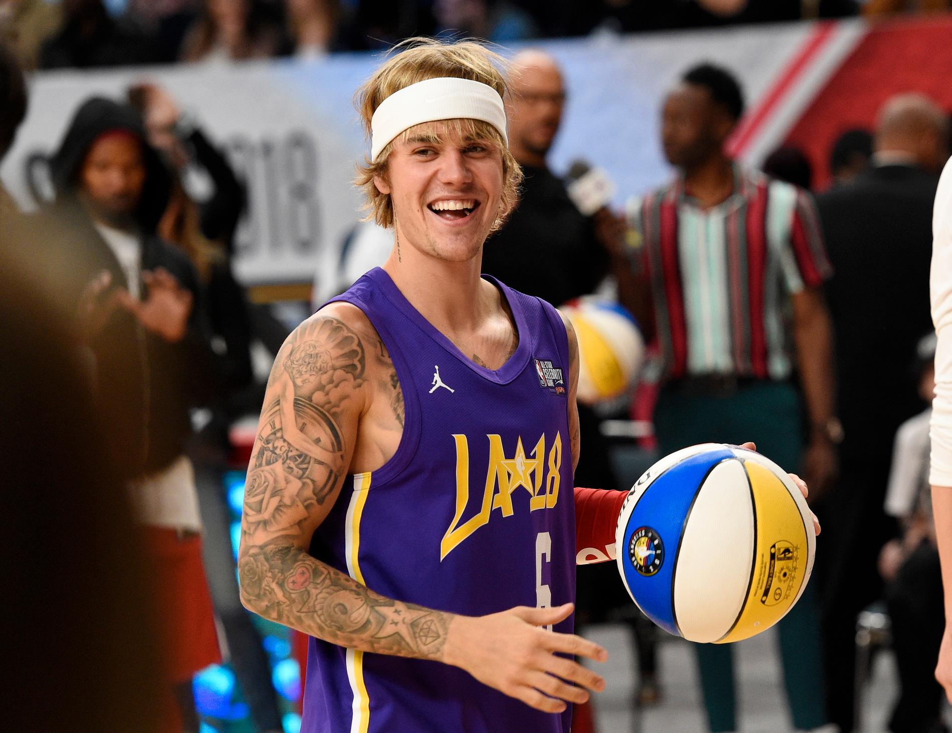 Bieber spelar basket. Arkivbild.