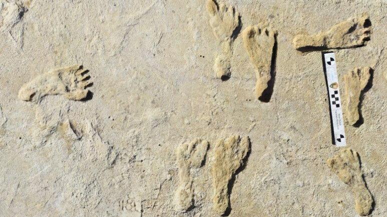 Fotspår visar att människor antagligen befann sig i Nordamerika mycket tidigare än vad man tidigare trott.