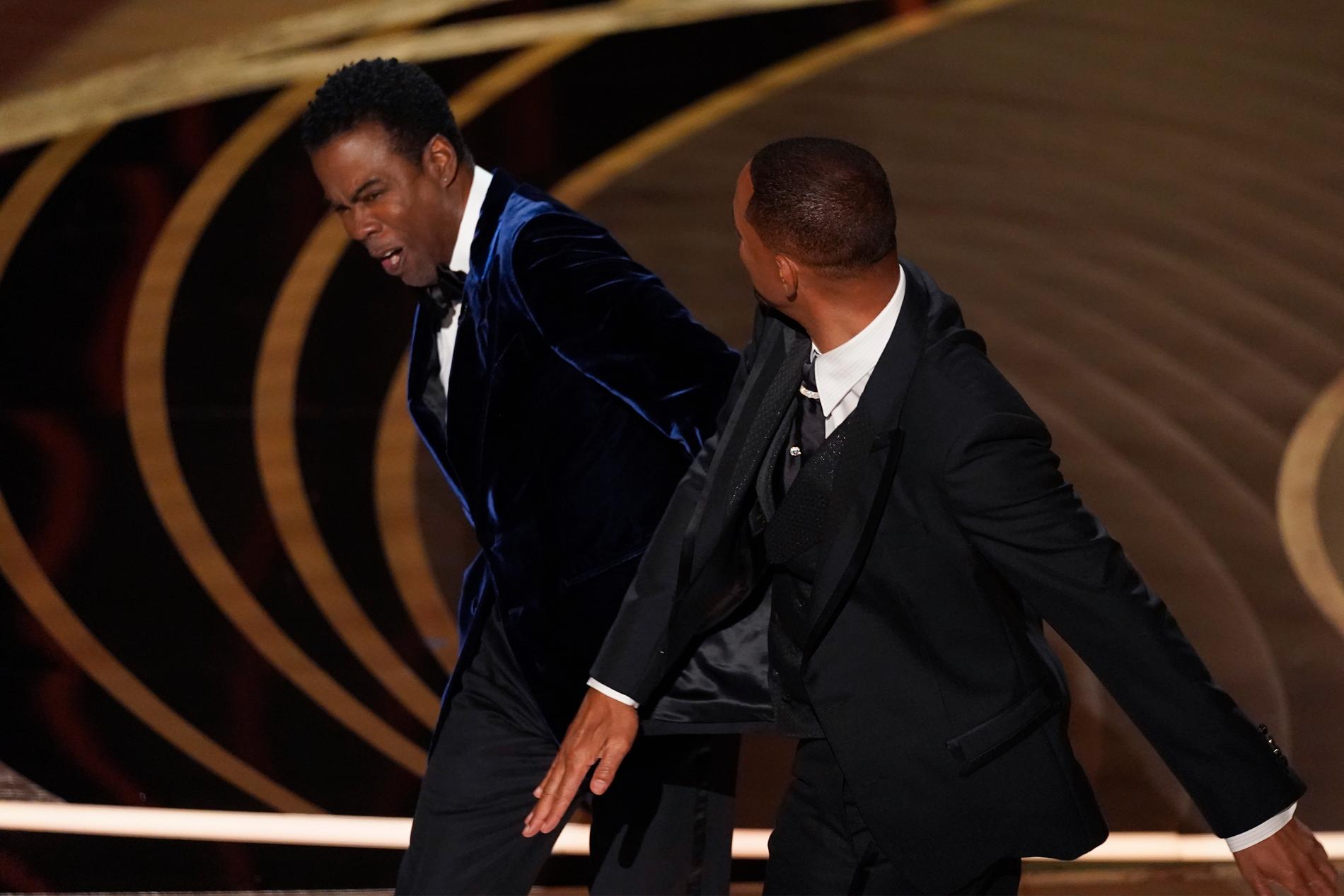 Will Smith klipper till Chris Rock på Oscarsgalan.