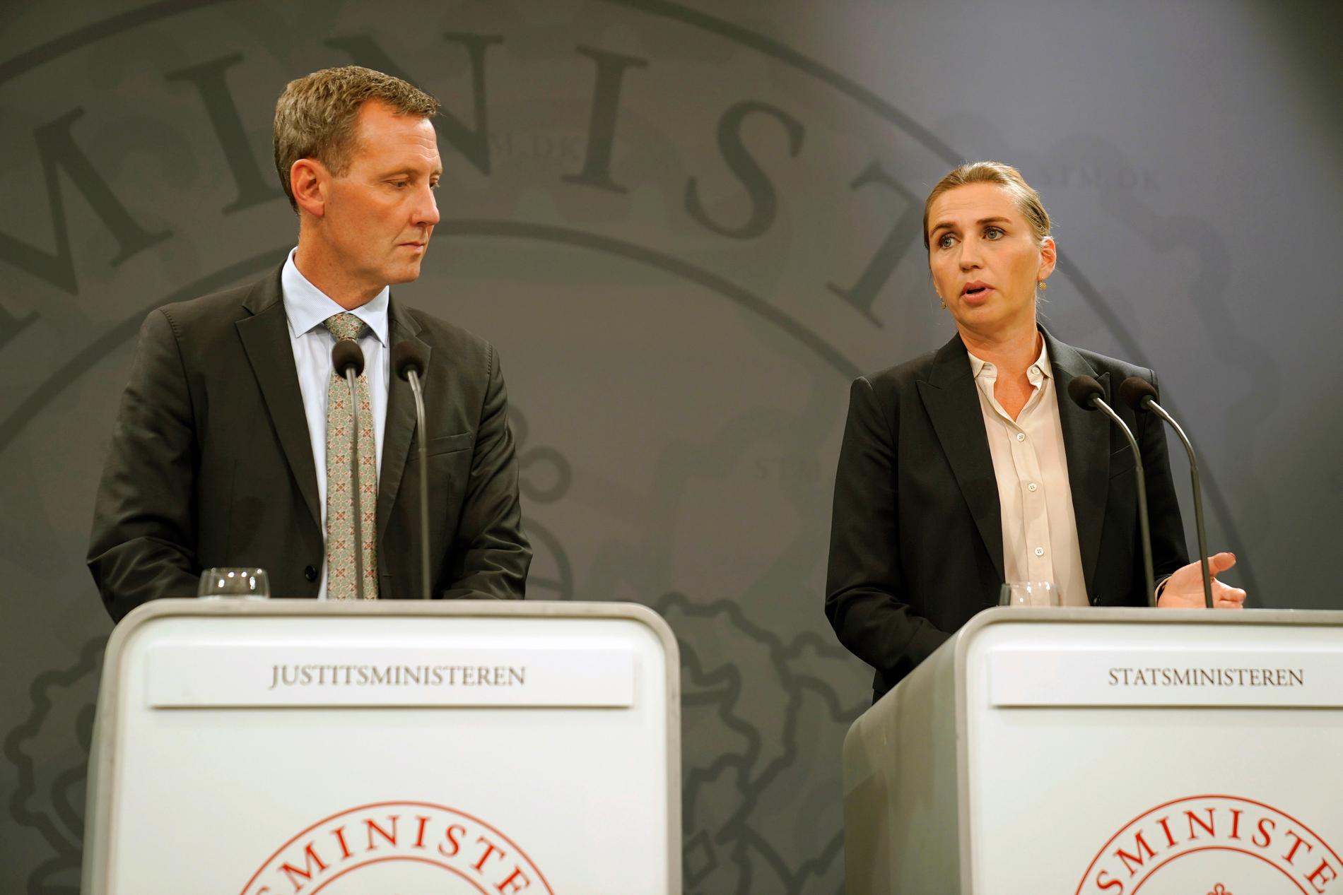 Danmarks justitieminister Nick Hækkerup och statsminister Mette Frederiksen.