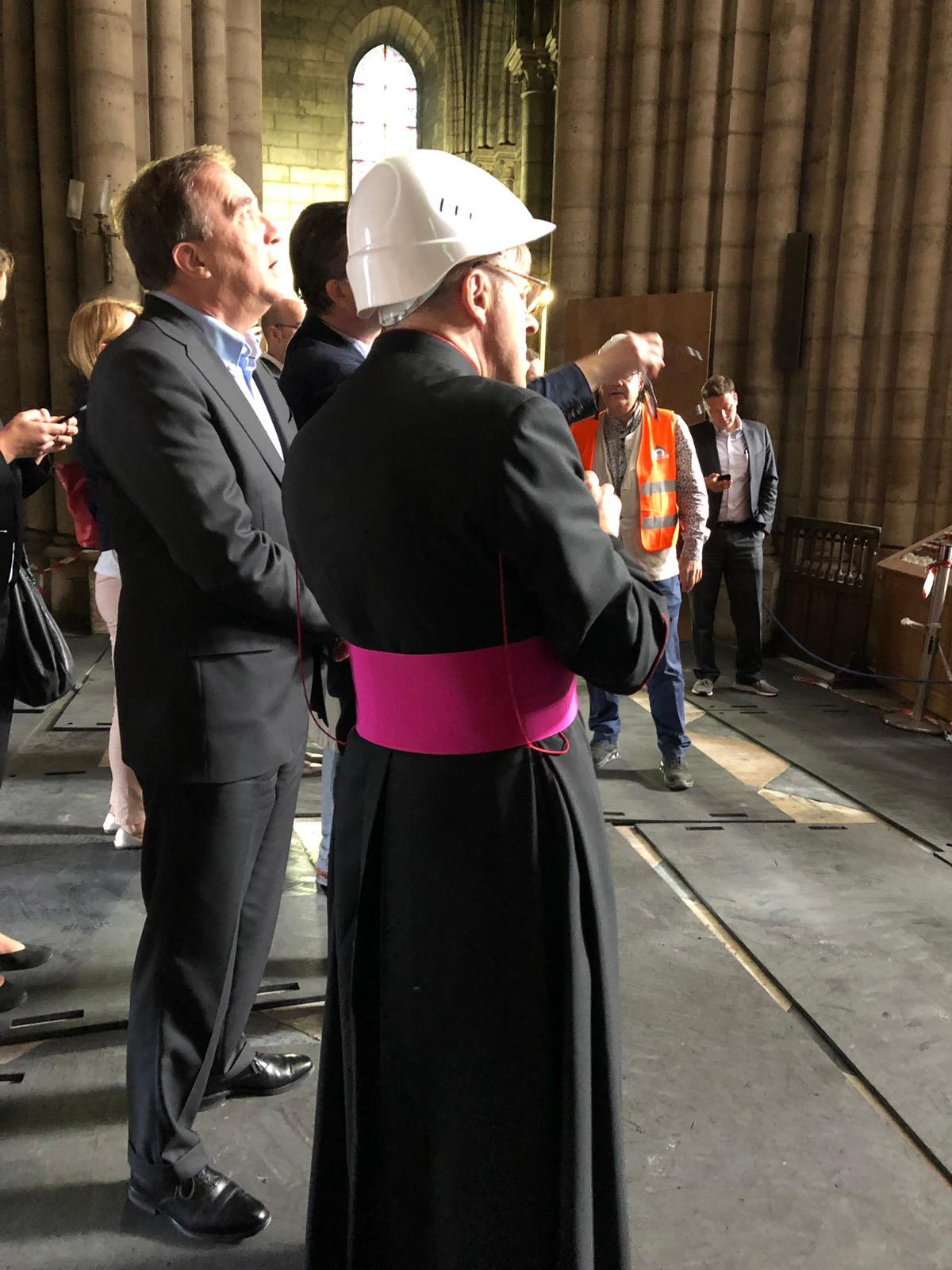 Sveriges statsminister Stefan Löfven besökte Notre-Dame. 