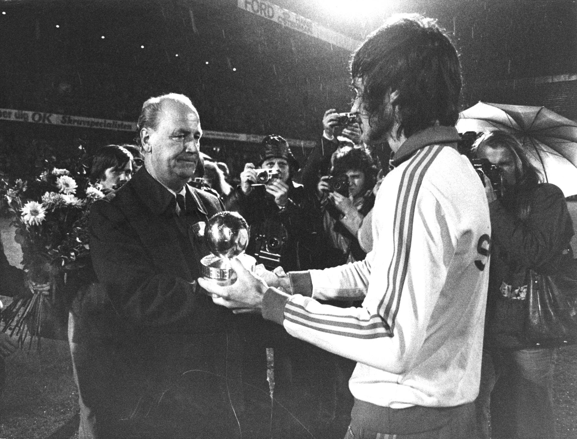 1974 vann Ralf återigen en Guldboll och fick ta emot priset i strilande regn. 