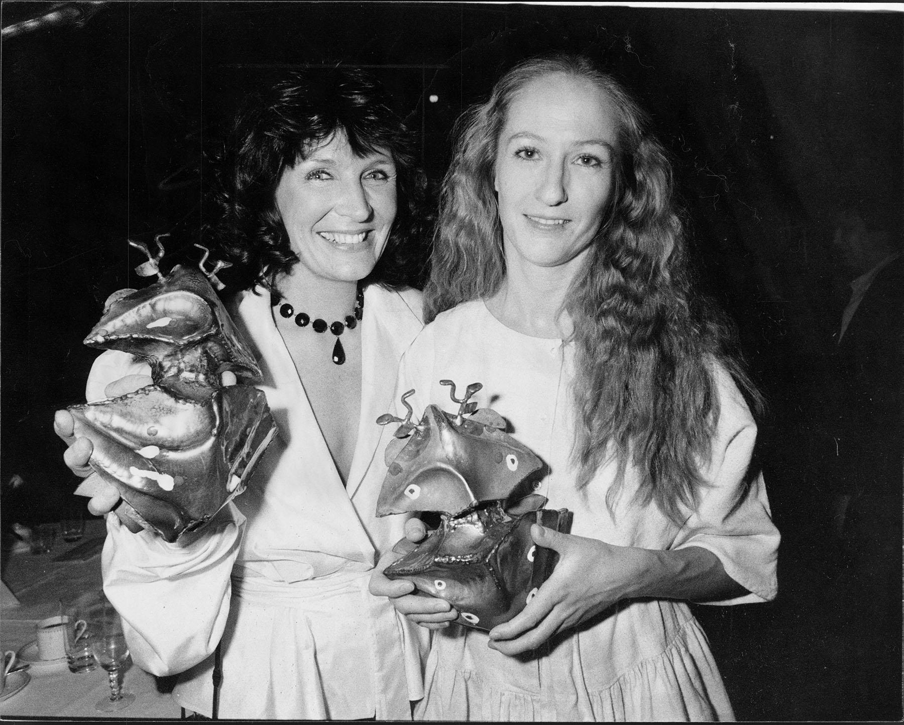 Kim Anderzon, har fått en guldbagge i kategorin bästa skådespelerska 1982-83 för sin roll i filmen Andra dansen Tillsammans med Malin Ek som fick en guldbagge i kategorin bästa skådespelerska 1982-83 för sin roll i filmen mamma.